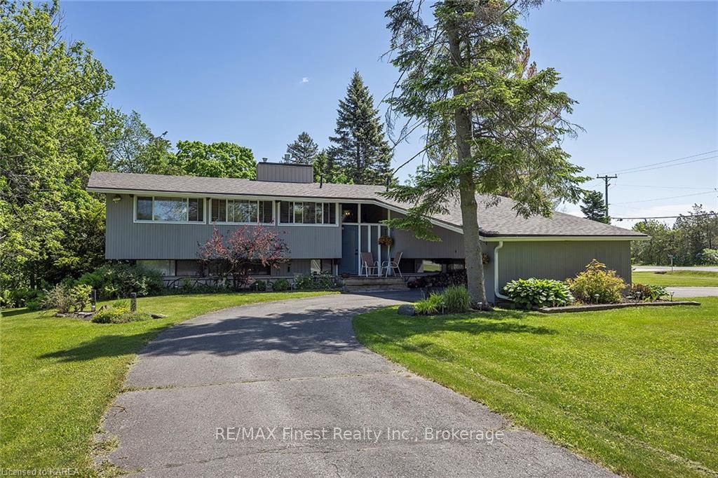 Photo 2 of 13 Edgewood Road, Loyalist, Lennox and Addington - South — HOMEH
