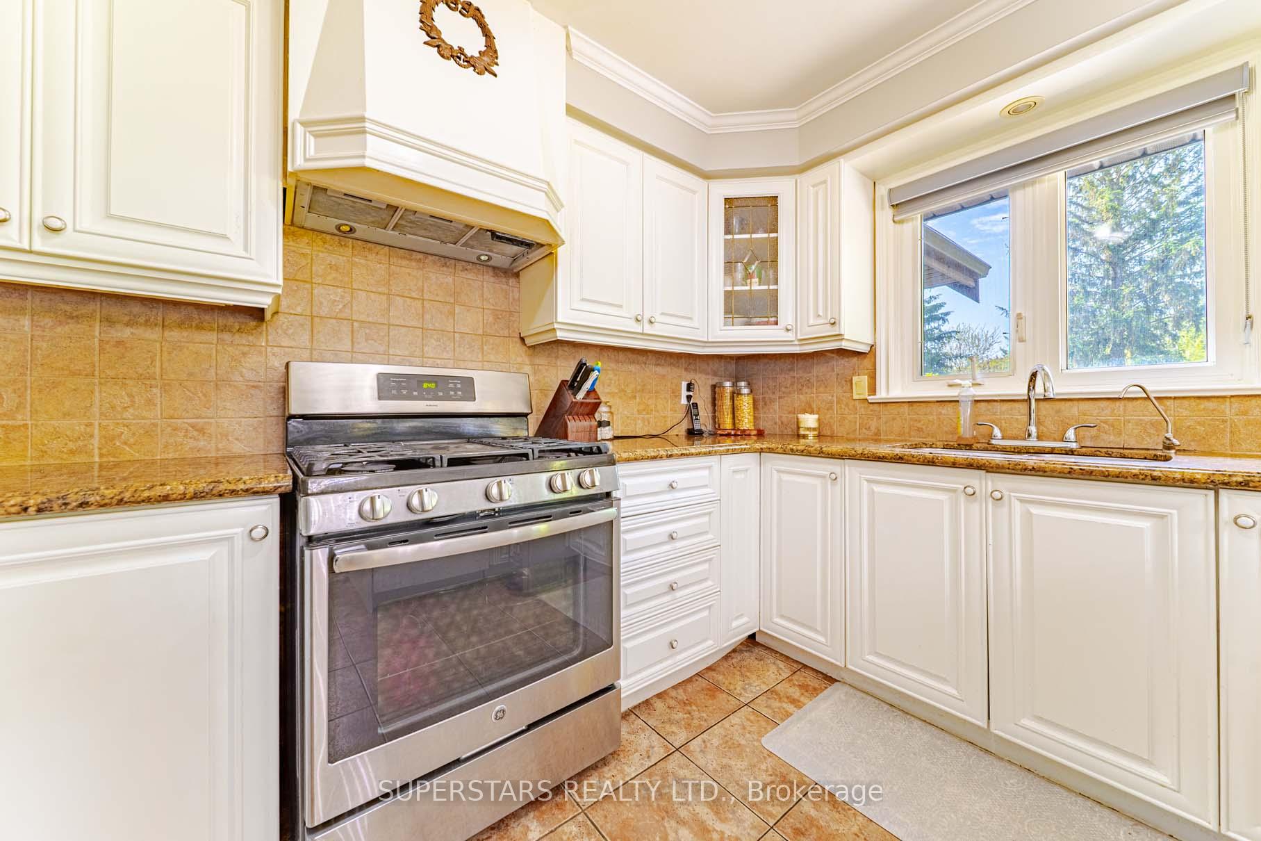 Photo 13 of 5 Mortson Street, Markham, Victoria Square — HOMEH