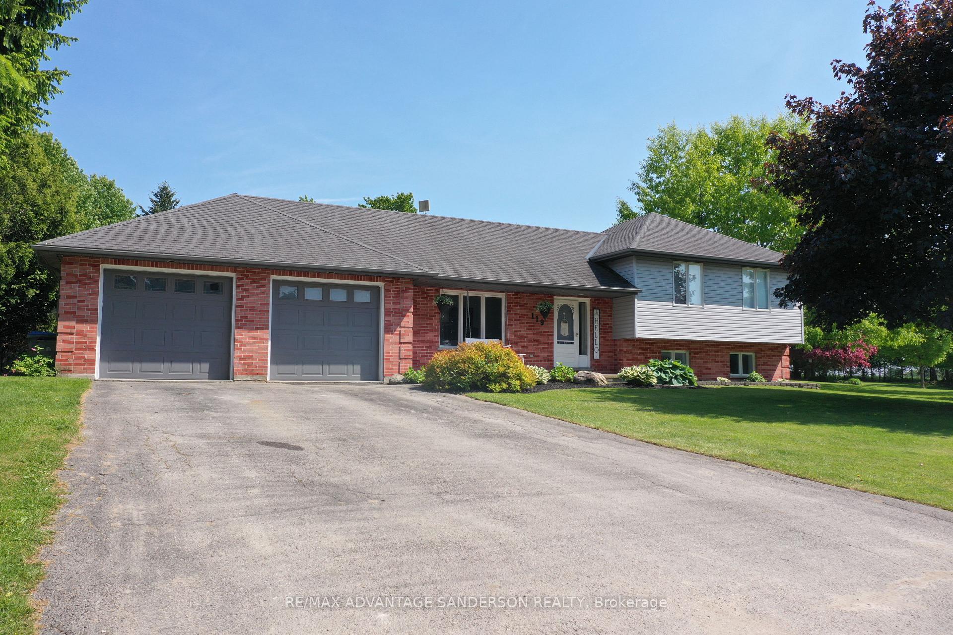 Photo 3 of 119 Brookfield Street, Middlesex Centre, Denfield — HOMEH