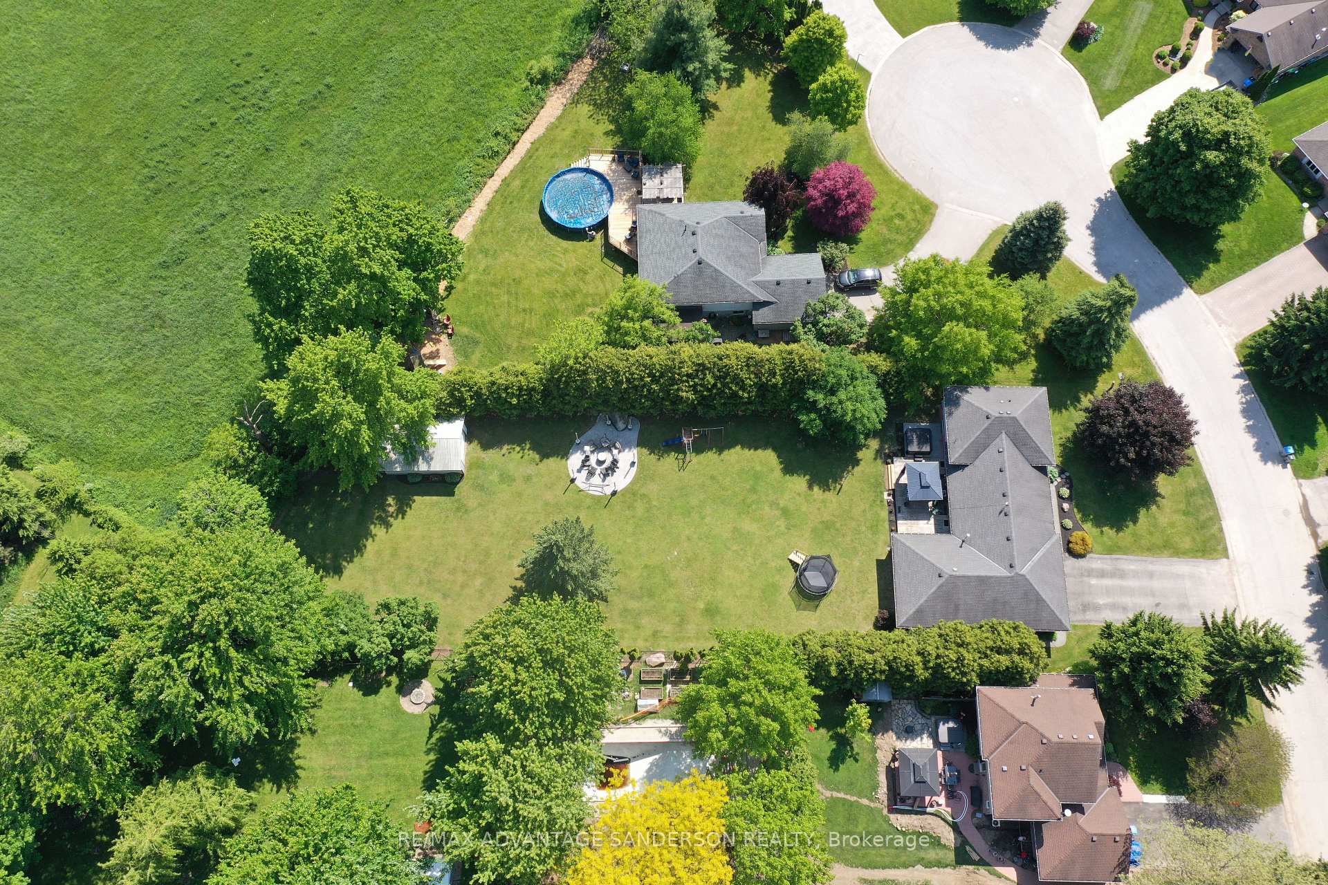 Photo 6 of 119 Brookfield Street, Middlesex Centre, Denfield — HOMEH