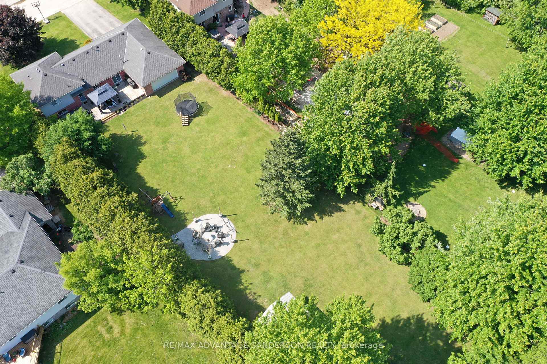 Photo 8 of 119 Brookfield Street, Middlesex Centre, Denfield — HOMEH