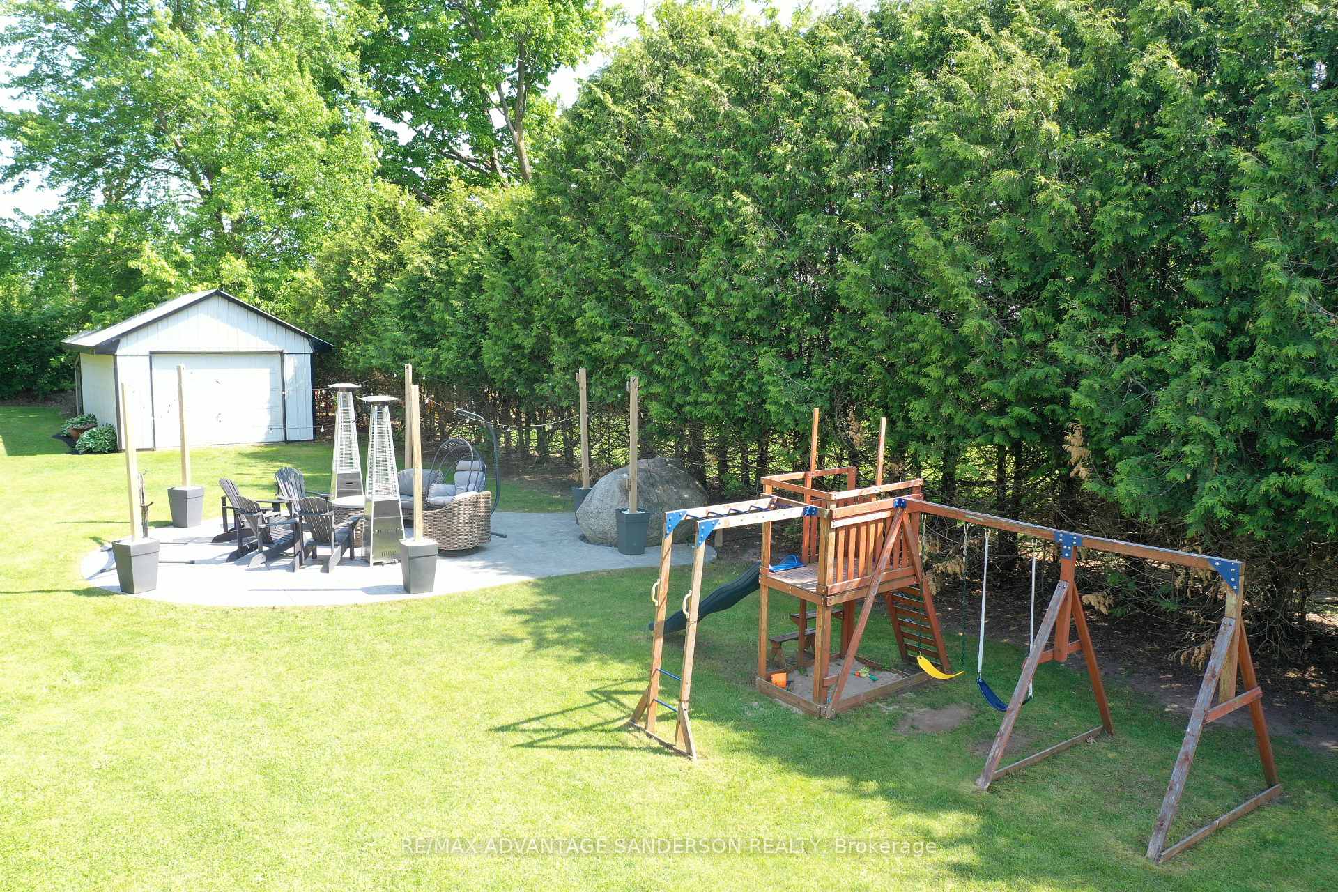 Photo 9 of 119 Brookfield Street, Middlesex Centre, Denfield — HOMEH