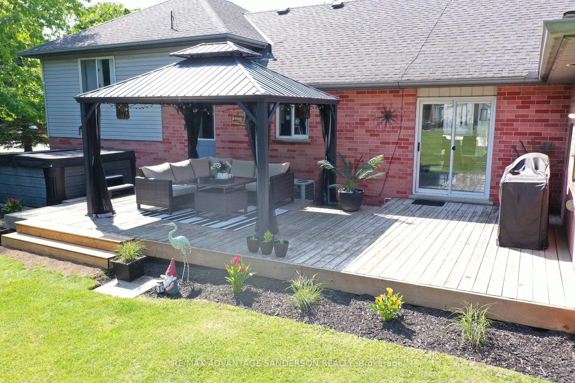 Photo 11 of 119 Brookfield Street, Middlesex Centre, Denfield — HOMEH
