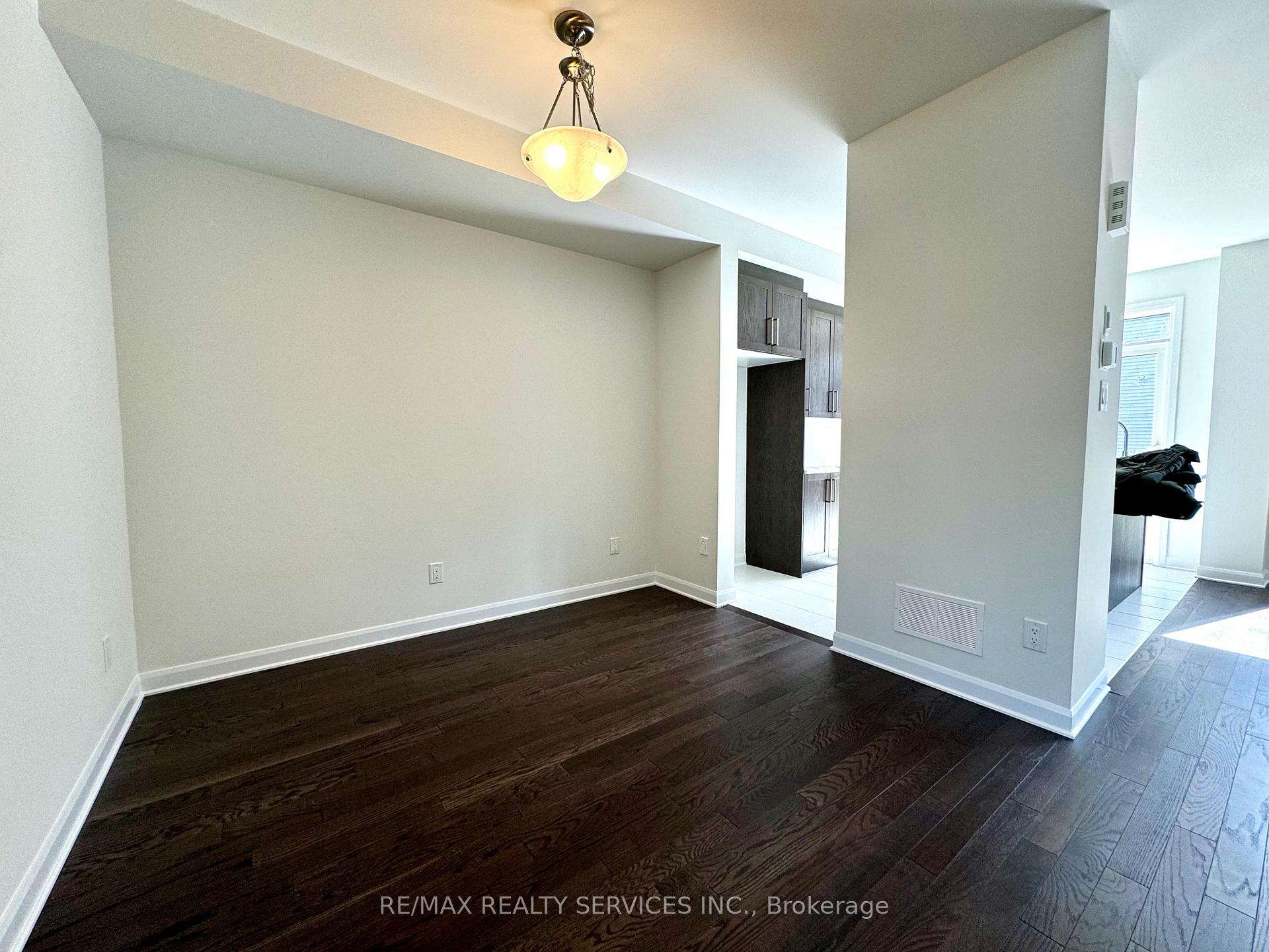 Photo 5 of 183 Invention Boulevard, Ottawa, Kanata - Morgan's Grant/South March — HOMEH