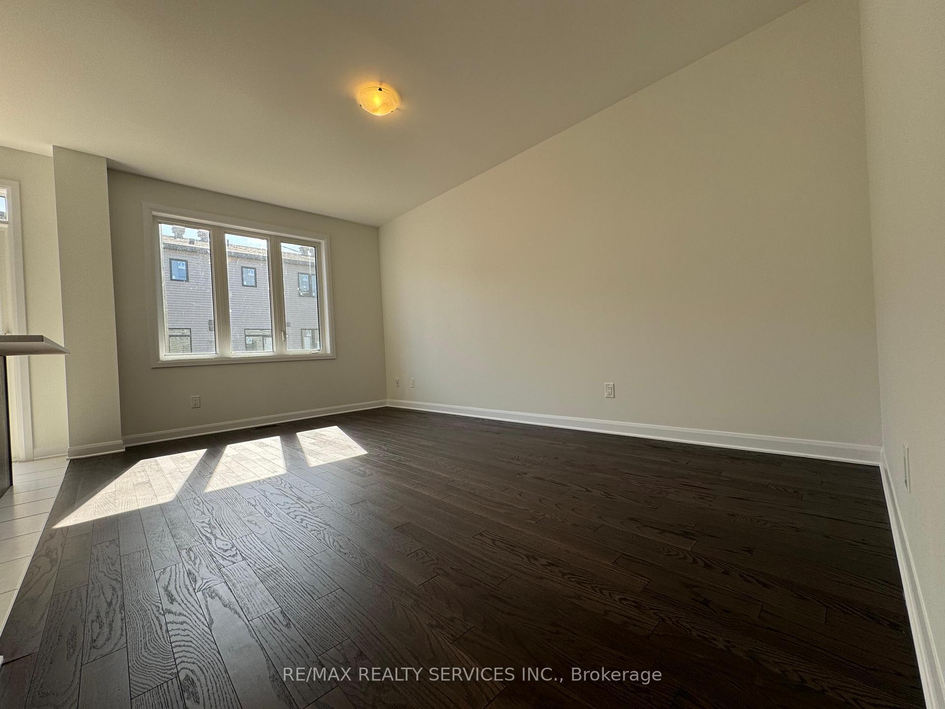 Photo 8 of 183 Invention Boulevard, Ottawa, Kanata - Morgan's Grant/South March — HOMEH