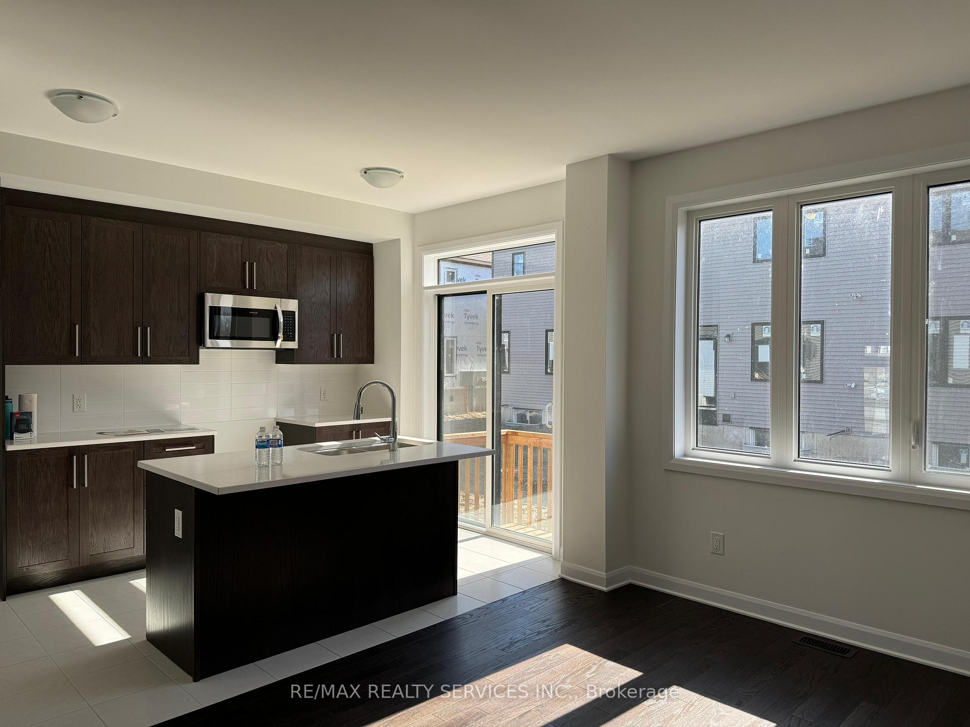 Photo 9 of 183 Invention Boulevard, Ottawa, Kanata - Morgan's Grant/South March — HOMEH