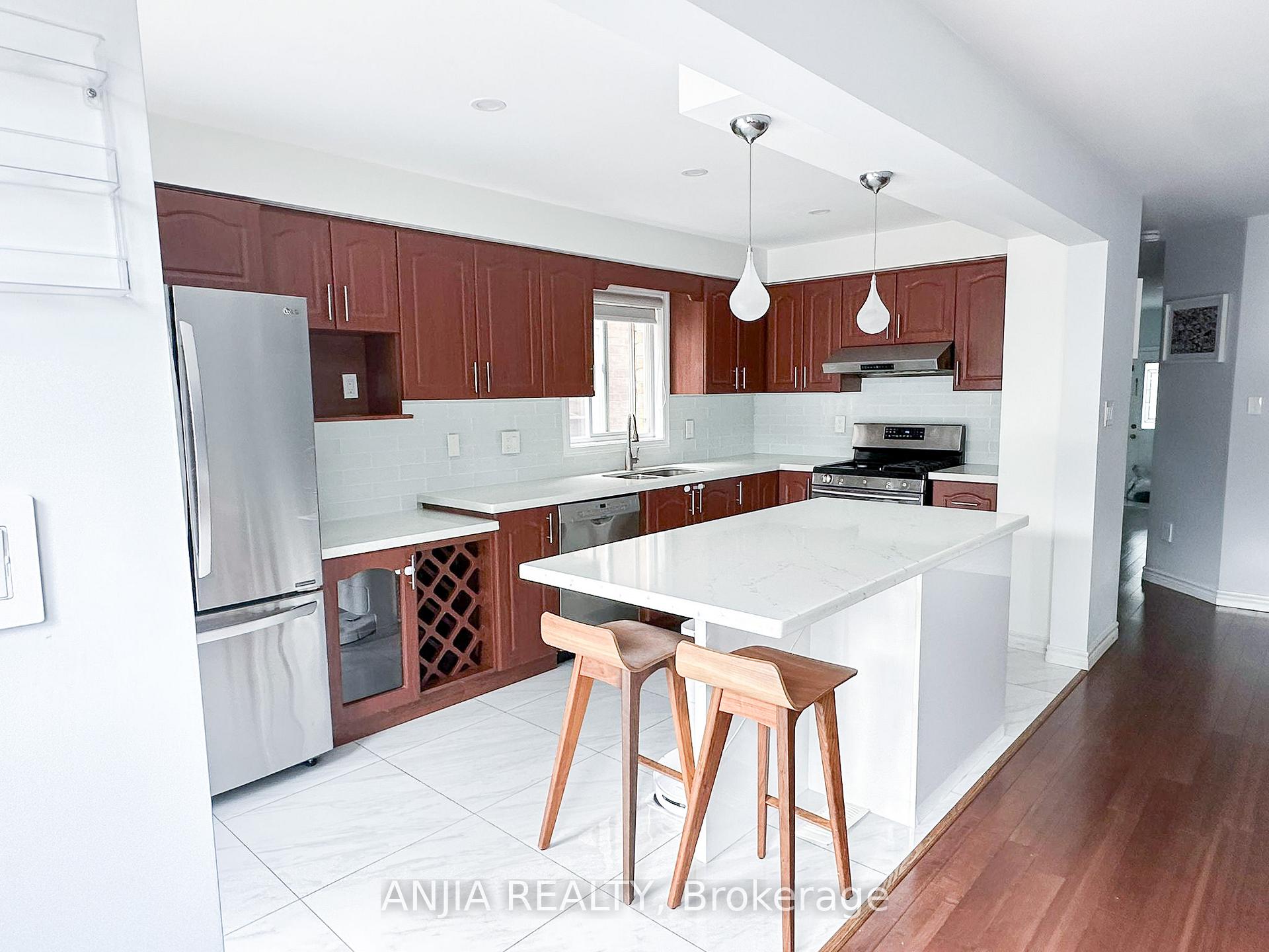 Photo 3 of 71 Via Jessica Drive, Markham, Village Green-South Unionville — HOMEH