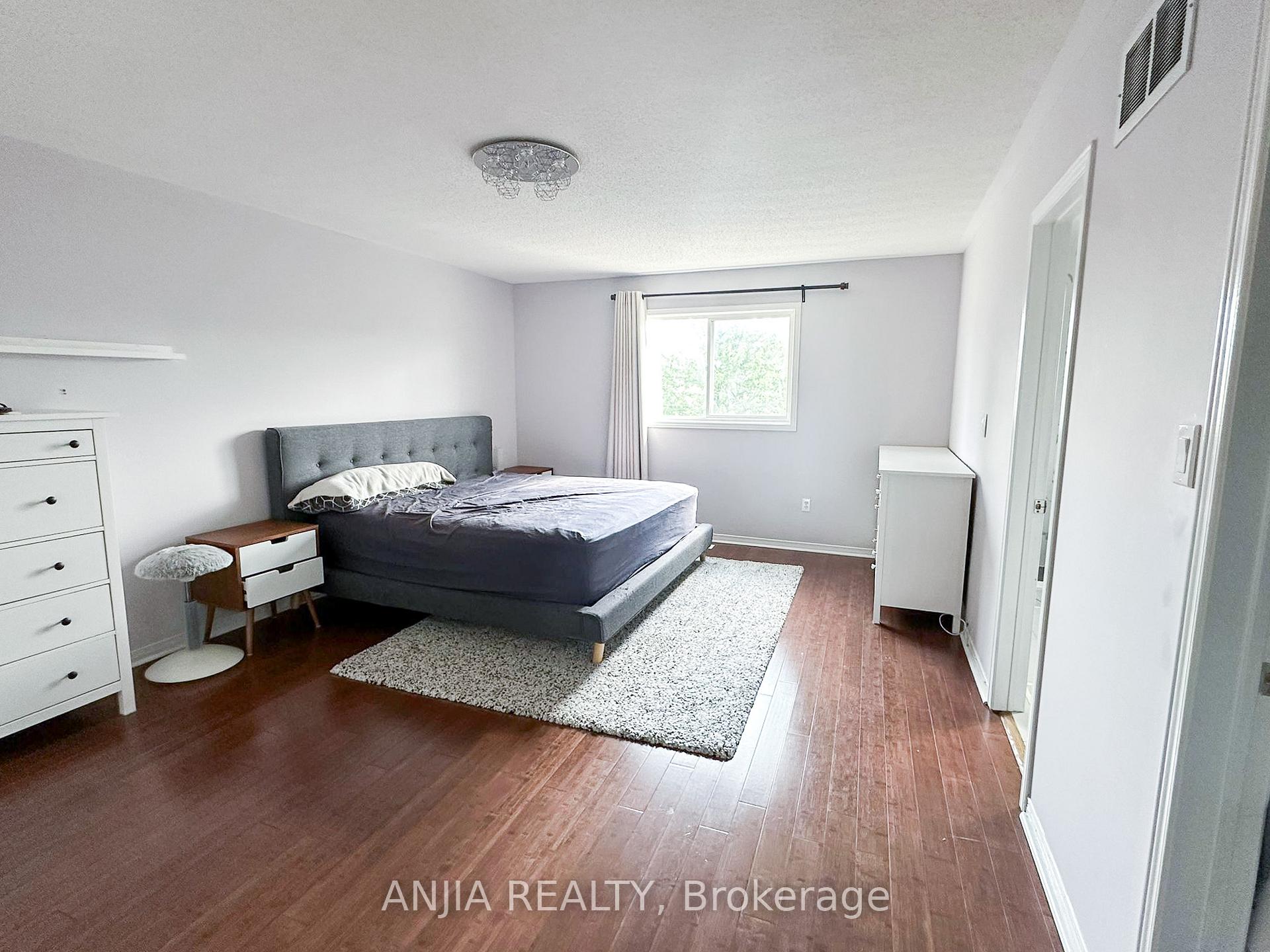 Photo 5 of 71 Via Jessica Drive, Markham, Village Green-South Unionville — HOMEH