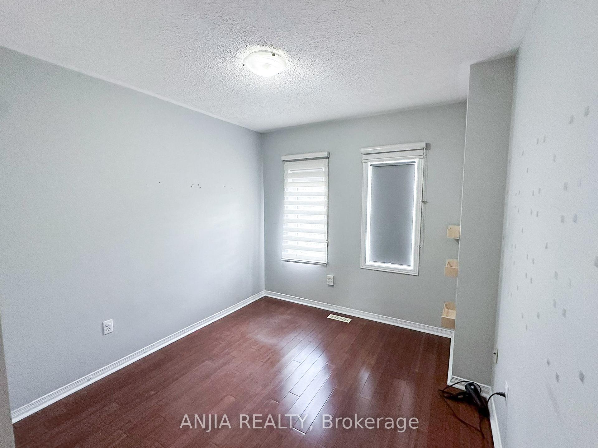 Photo 9 of 71 Via Jessica Drive, Markham, Village Green-South Unionville — HOMEH