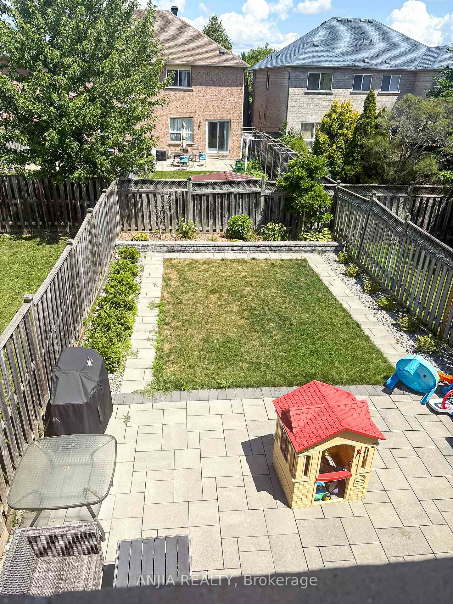 Photo 13 of 71 Via Jessica Drive, Markham, Village Green-South Unionville — HOMEH