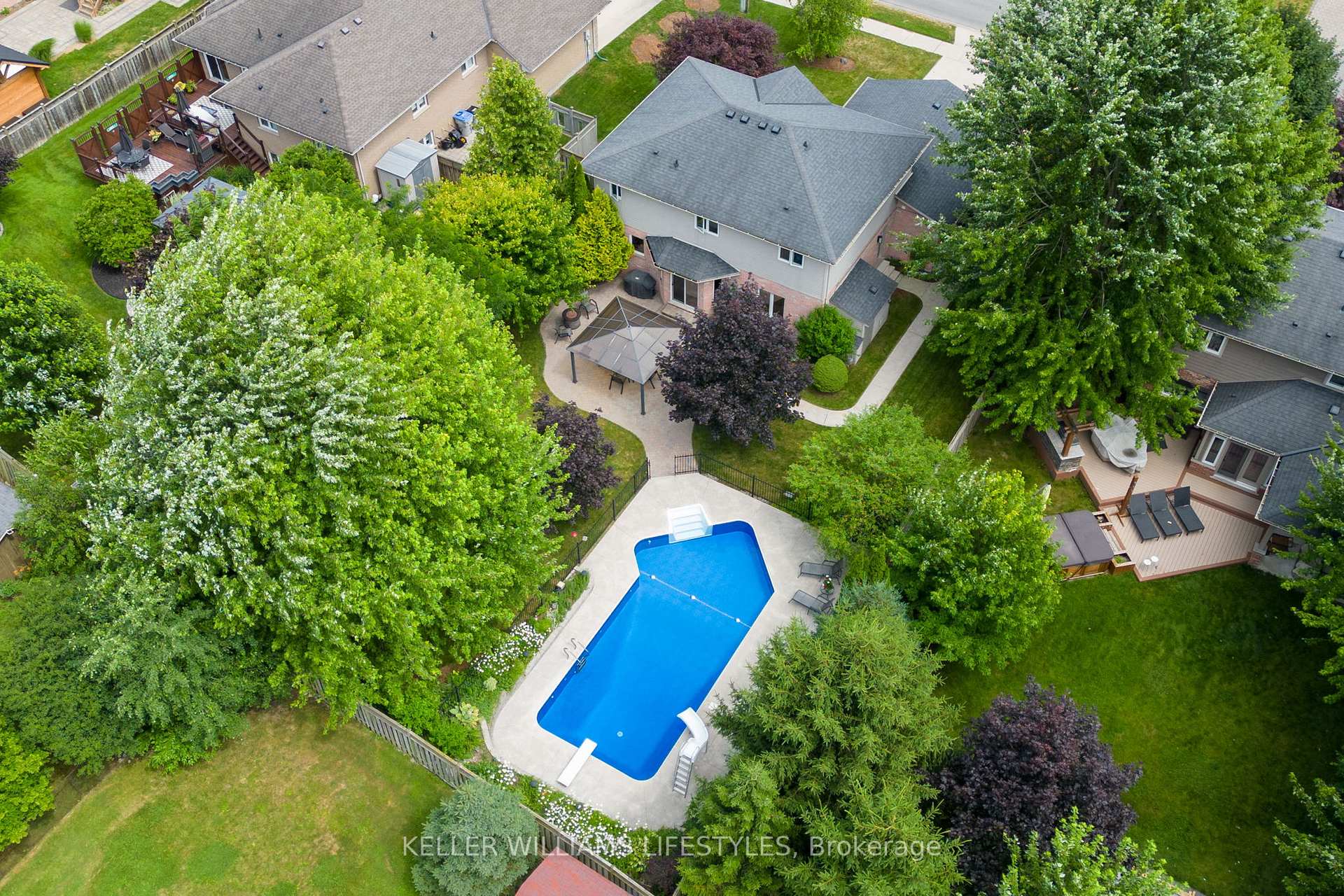 Photo 2 of 128 Westbrook Drive, Middlesex Centre, Kilworth — HOMEH