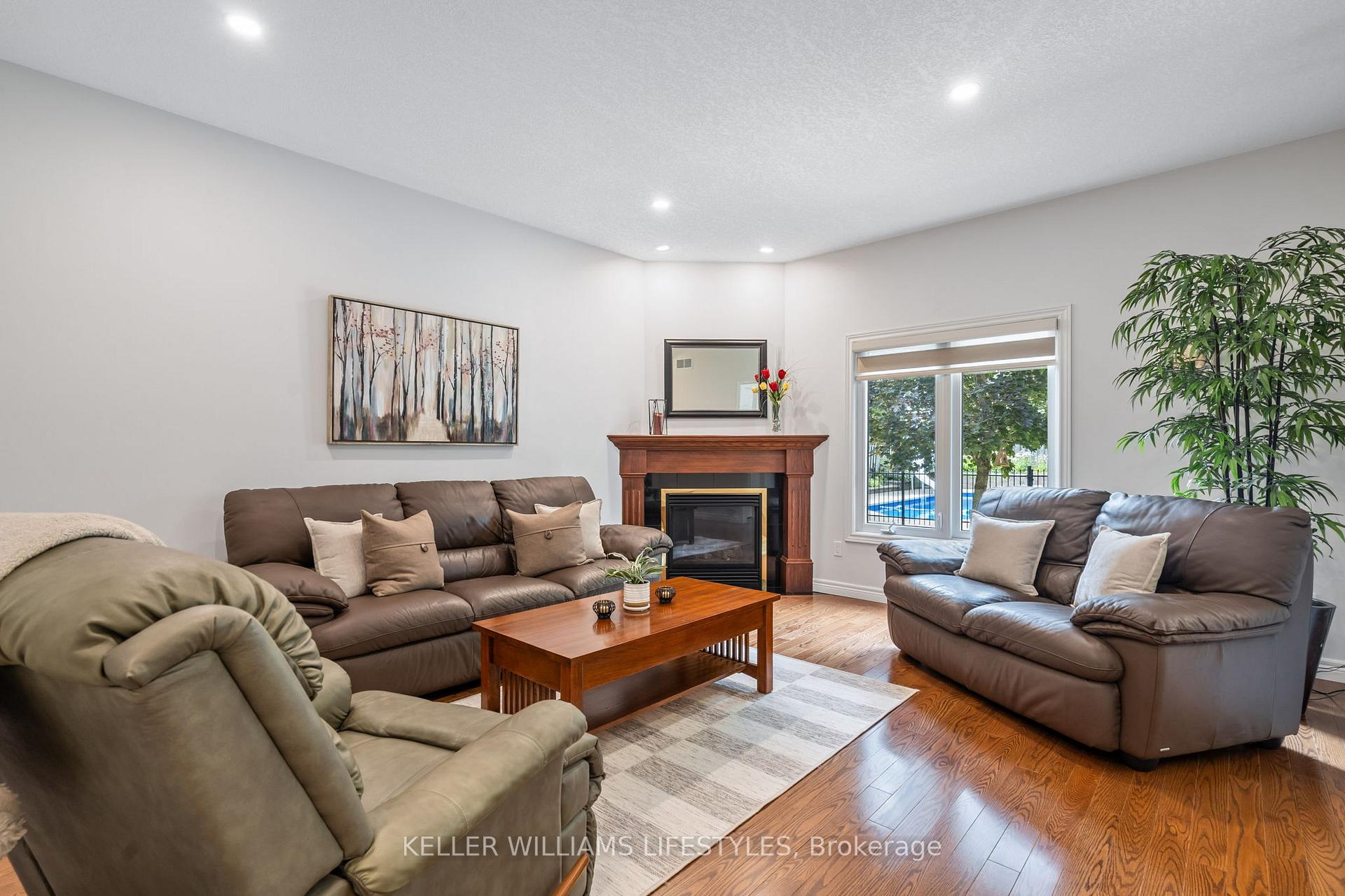 Photo 16 of 128 Westbrook Drive, Middlesex Centre, Kilworth — HOMEH