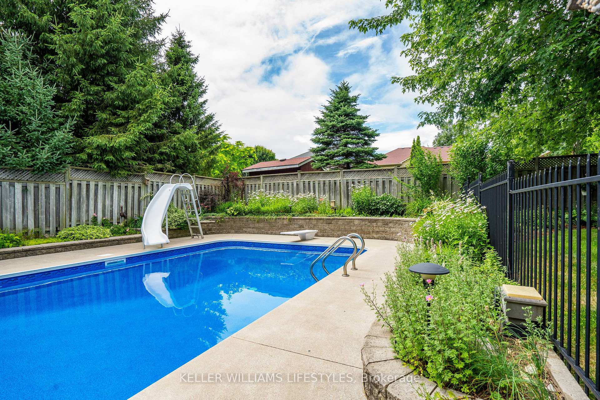 Photo 37 of 128 Westbrook Drive, Middlesex Centre, Kilworth — HOMEH