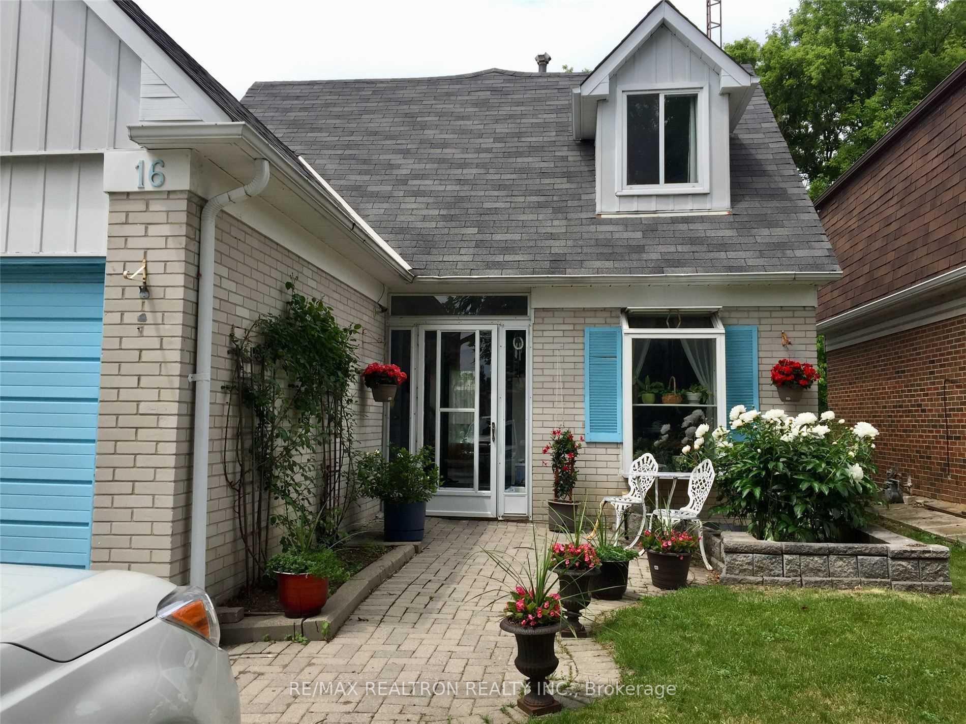 Front of 16 Aberfeldy Crescent
