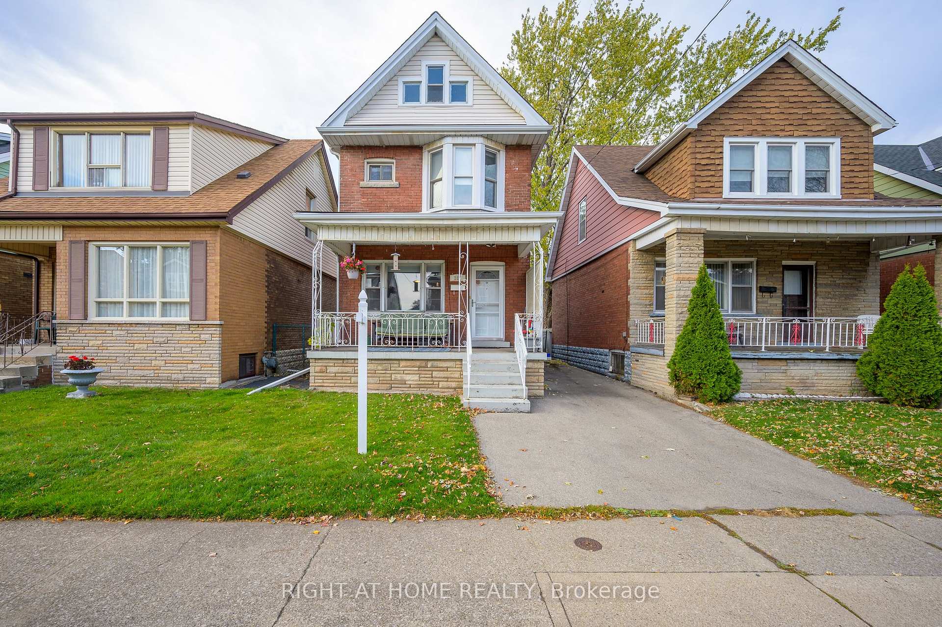 Front of 107 Kensington Avenue N