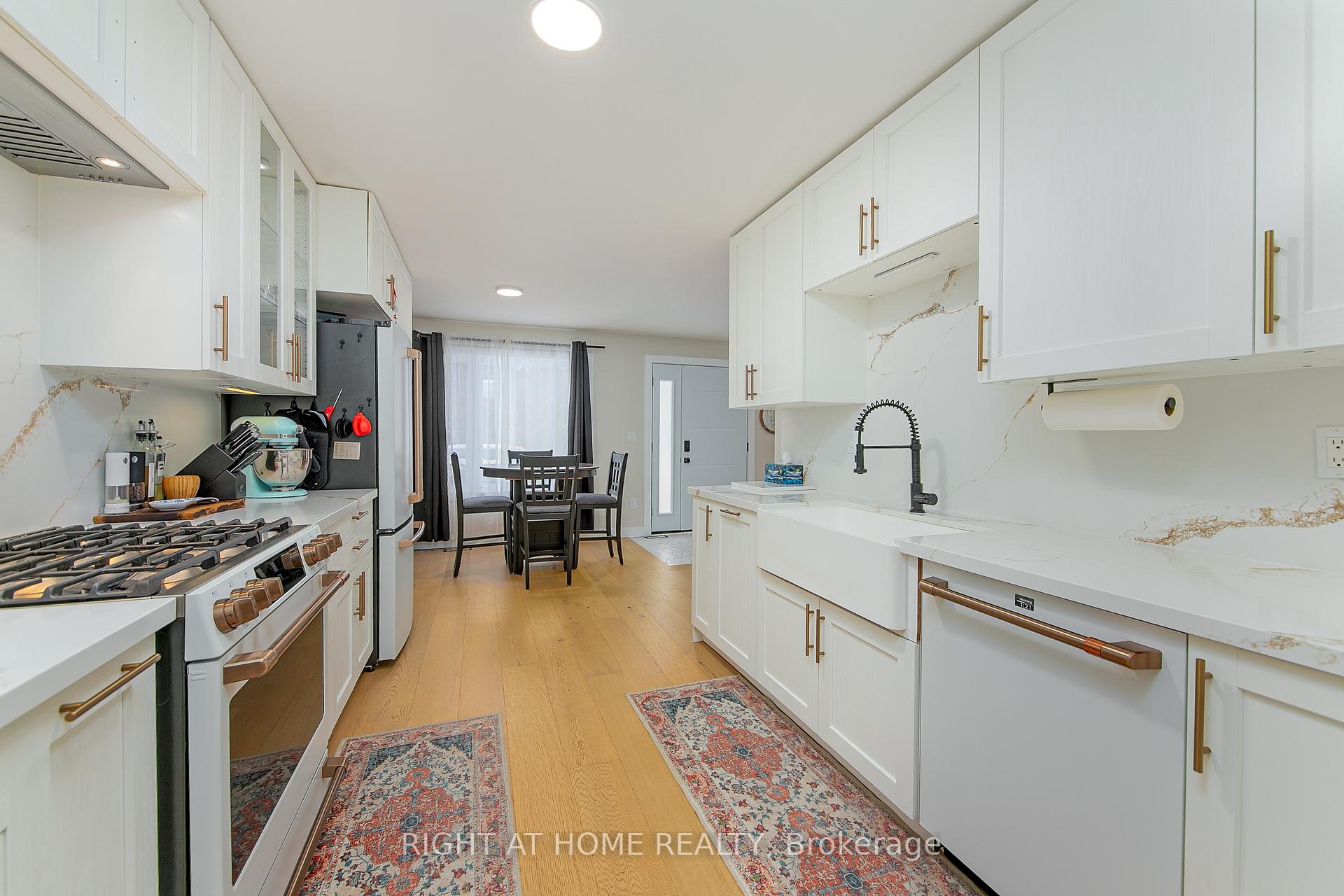 Photo 9 of 1050 Emily Street, Innisfil, Lefroy — HOMEH