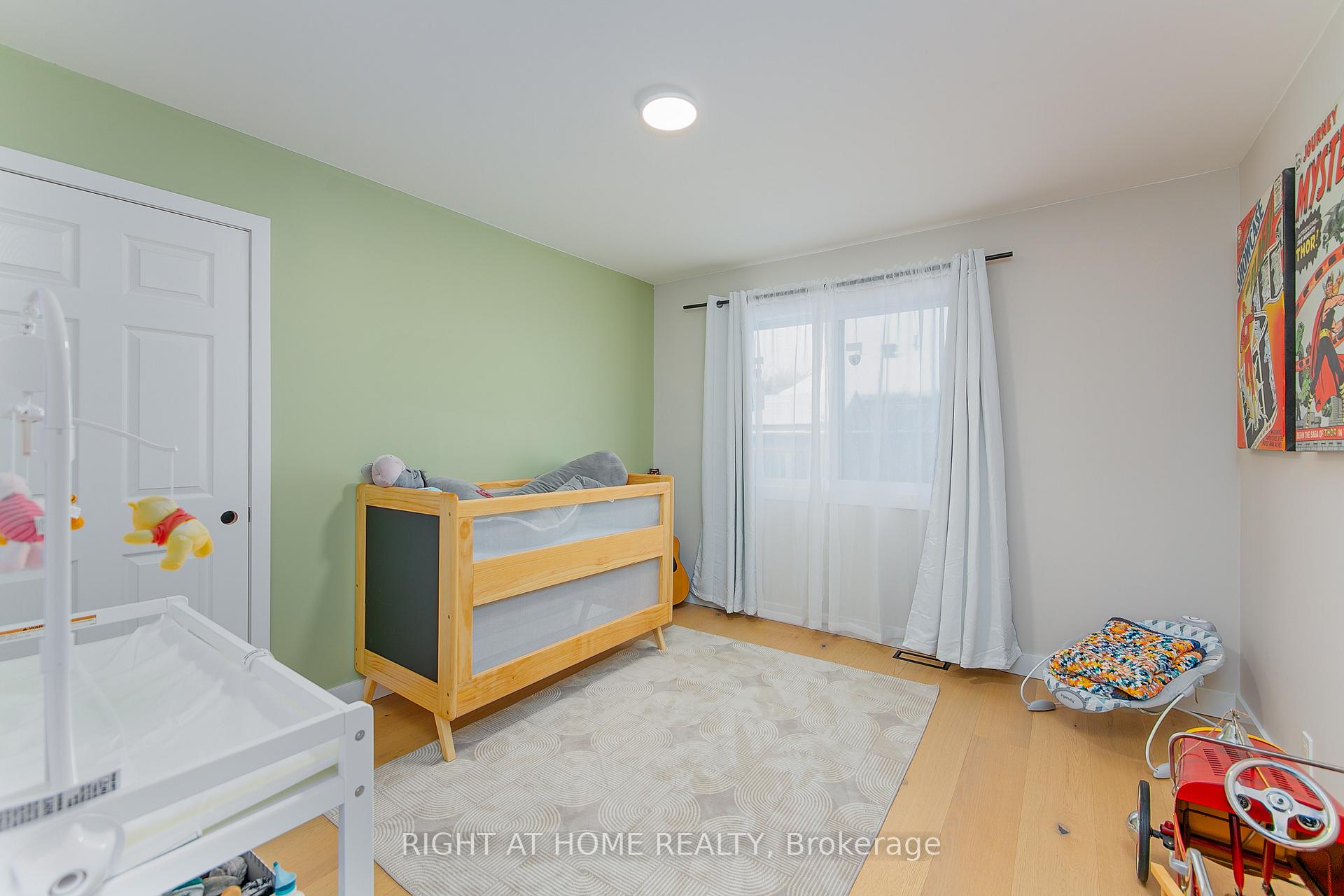 Photo 18 of 1050 Emily Street, Innisfil, Lefroy — HOMEH