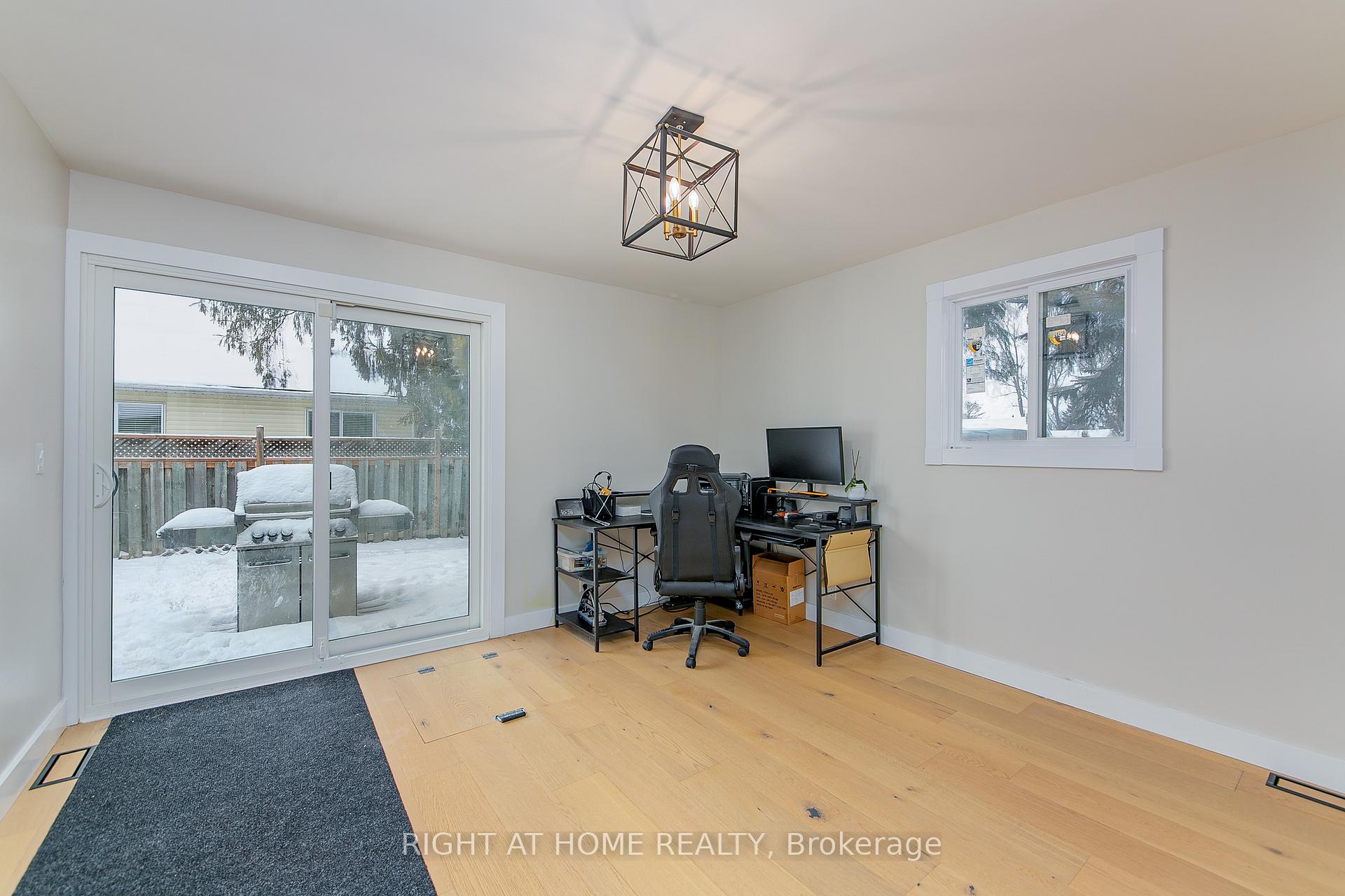 Photo 20 of 1050 Emily Street, Innisfil, Lefroy — HOMEH