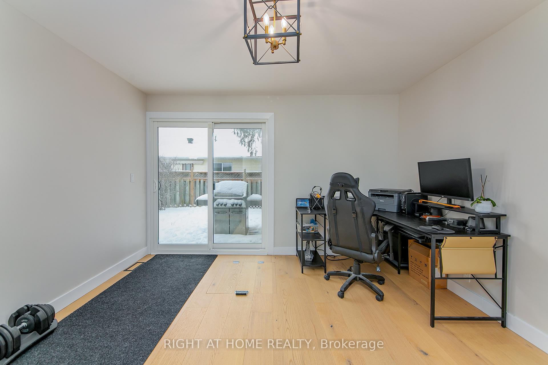 Photo 21 of 1050 Emily Street, Innisfil, Lefroy — HOMEH