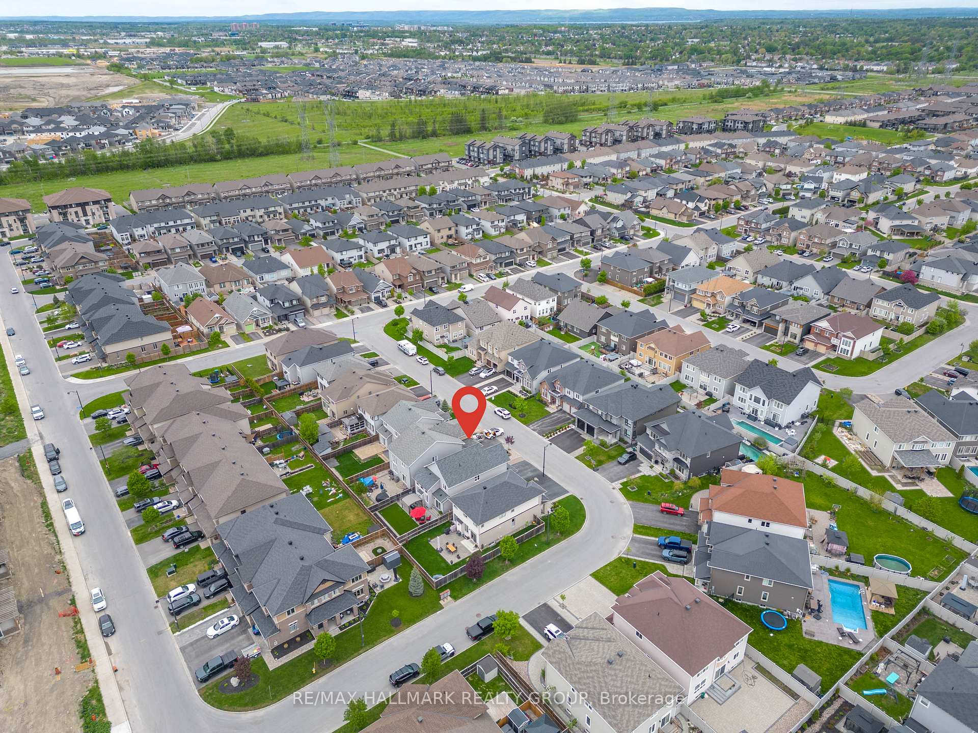 Photo 4 of 65 Ginseng Terrace, Ottawa, Kanata - Emerald Meadows/Trailwest — HOMEH