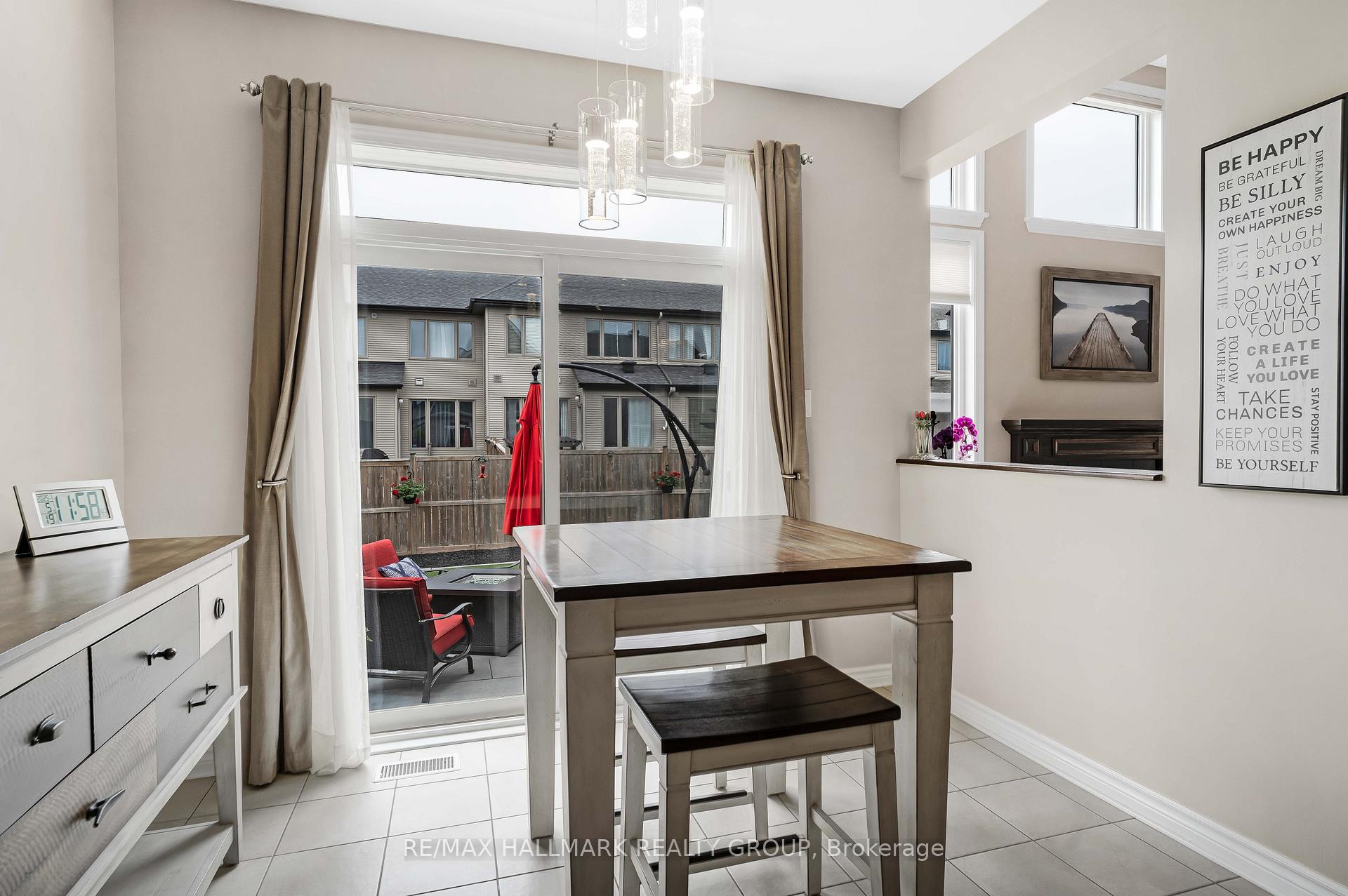 Photo 21 of 65 Ginseng Terrace, Ottawa, Kanata - Emerald Meadows/Trailwest — HOMEH