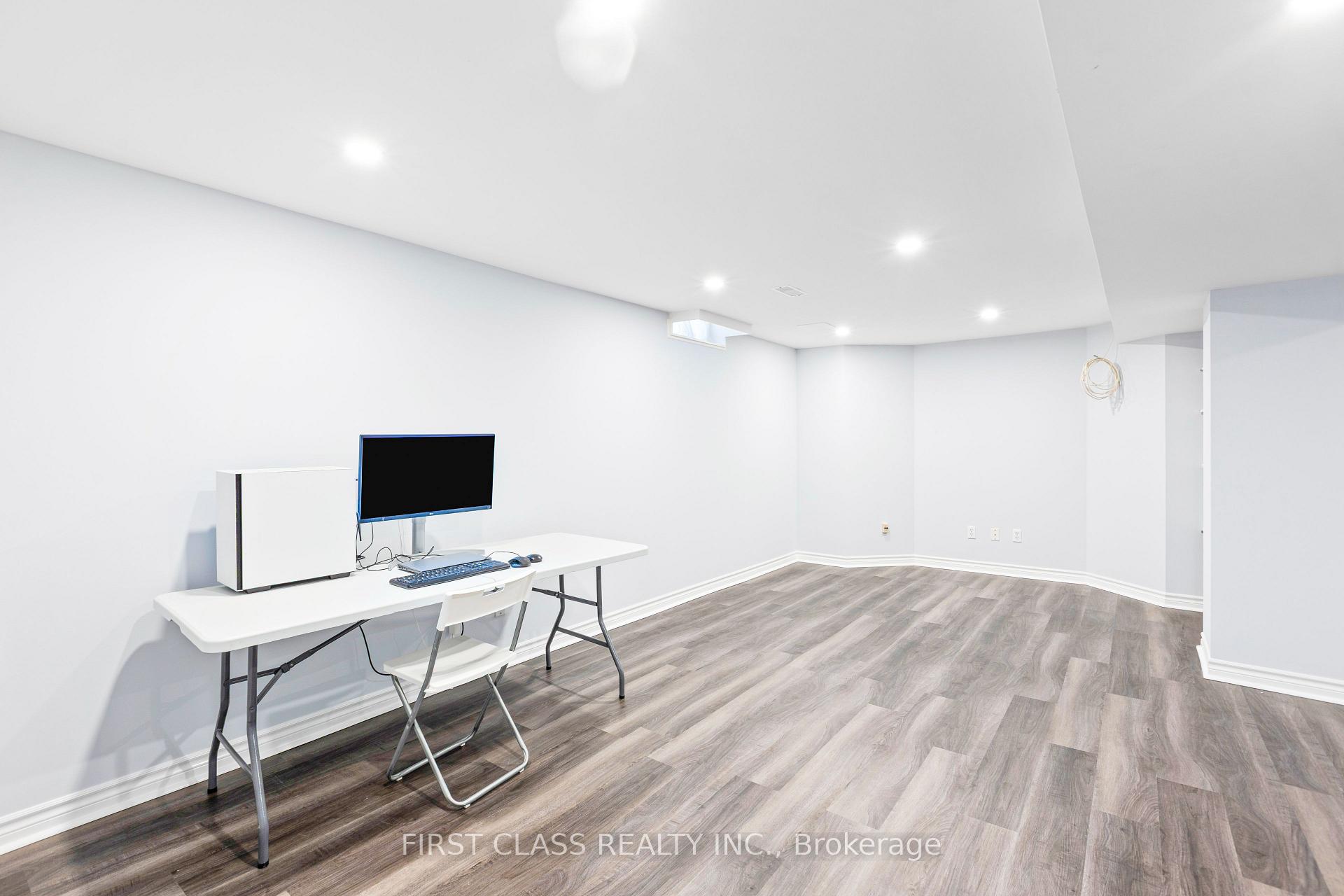 Photo 24 of 31 Donald Sim Avenue, Markham, Cornell — HOMEH