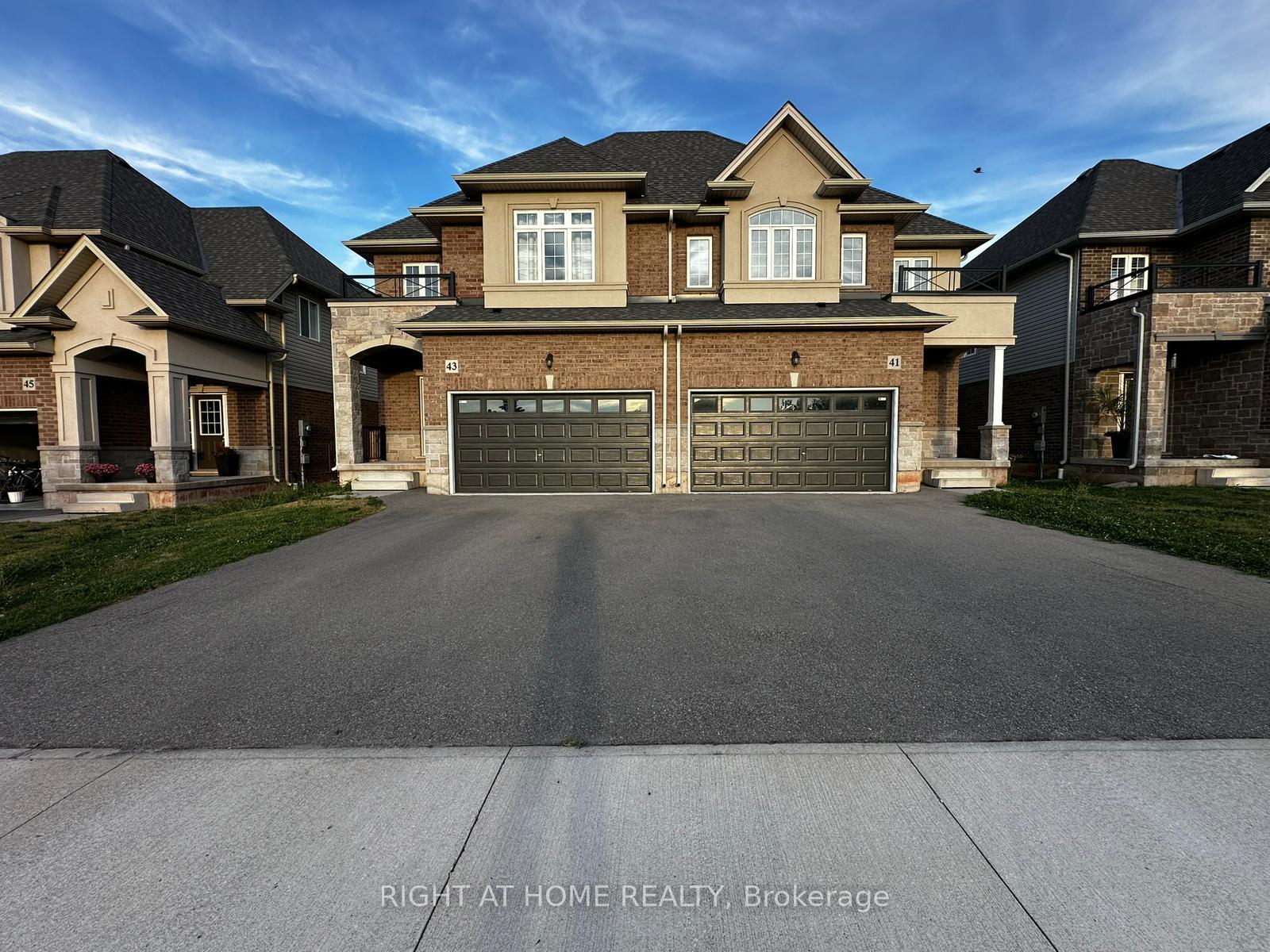 Photo 1 of 43 Sauvignon Crescent, Hamilton, Fruitland — HOMEH