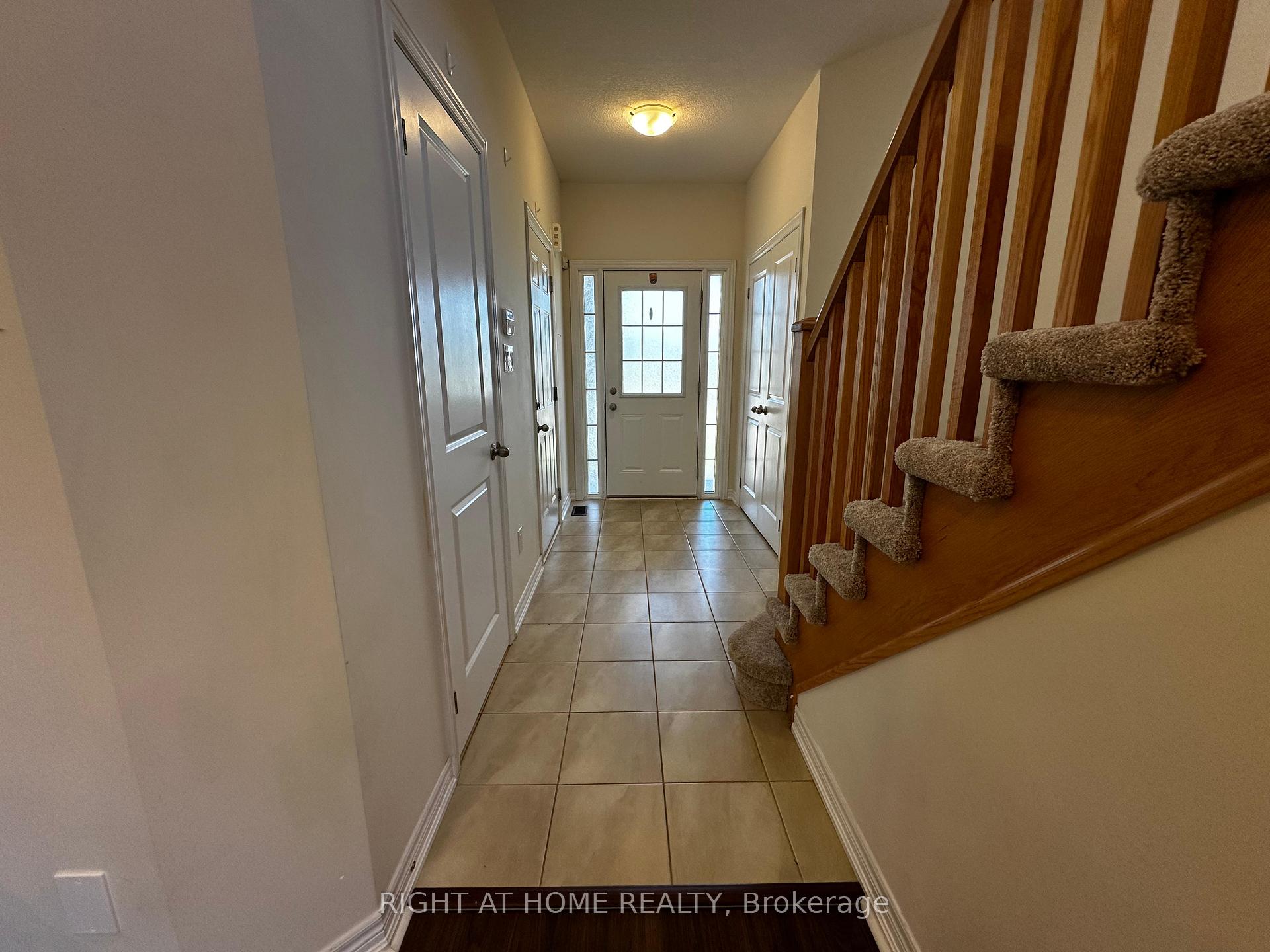 Photo 3 of 43 Sauvignon Crescent, Hamilton, Fruitland — HOMEH