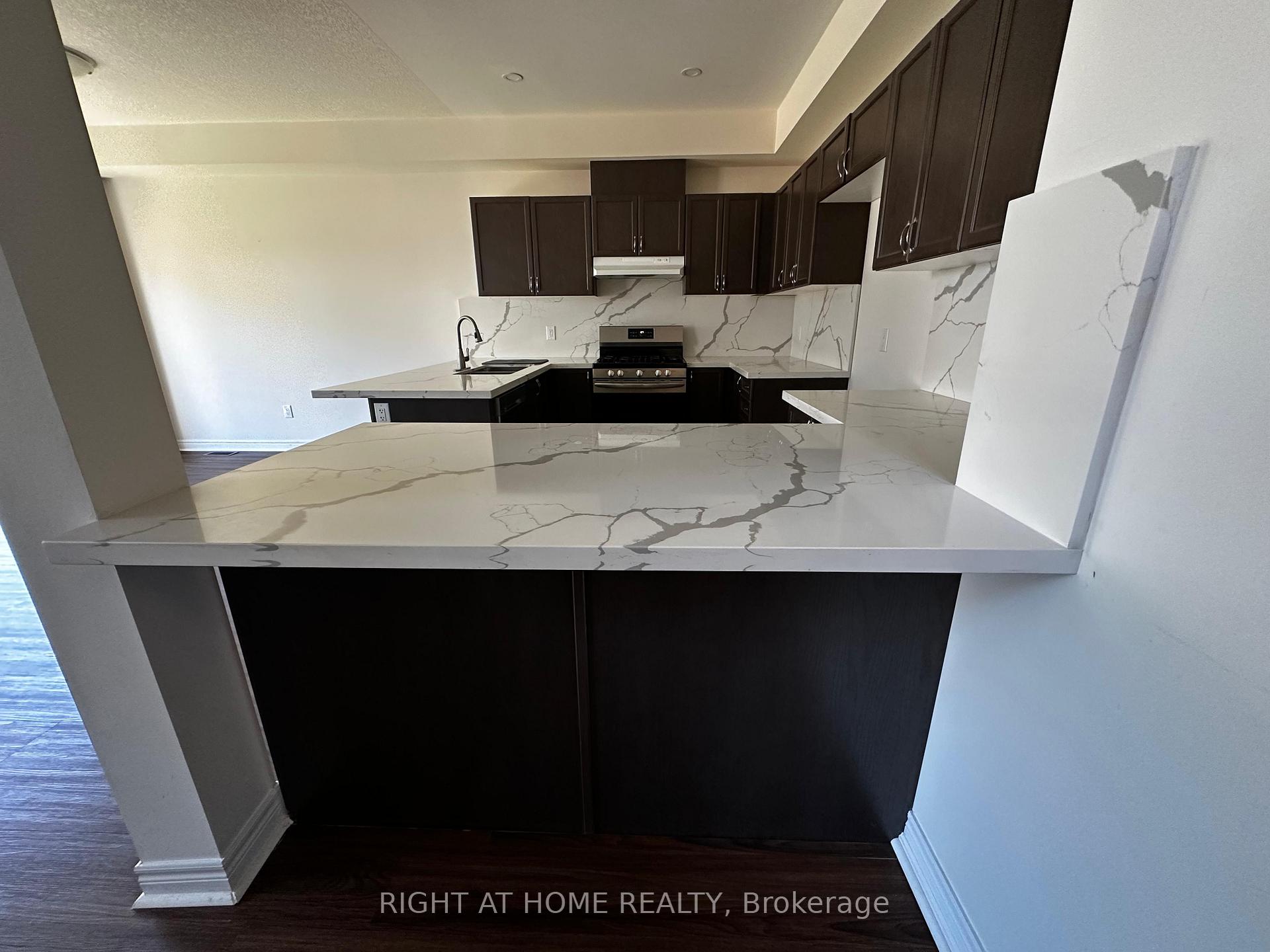 Photo 6 of 43 Sauvignon Crescent, Hamilton, Fruitland — HOMEH