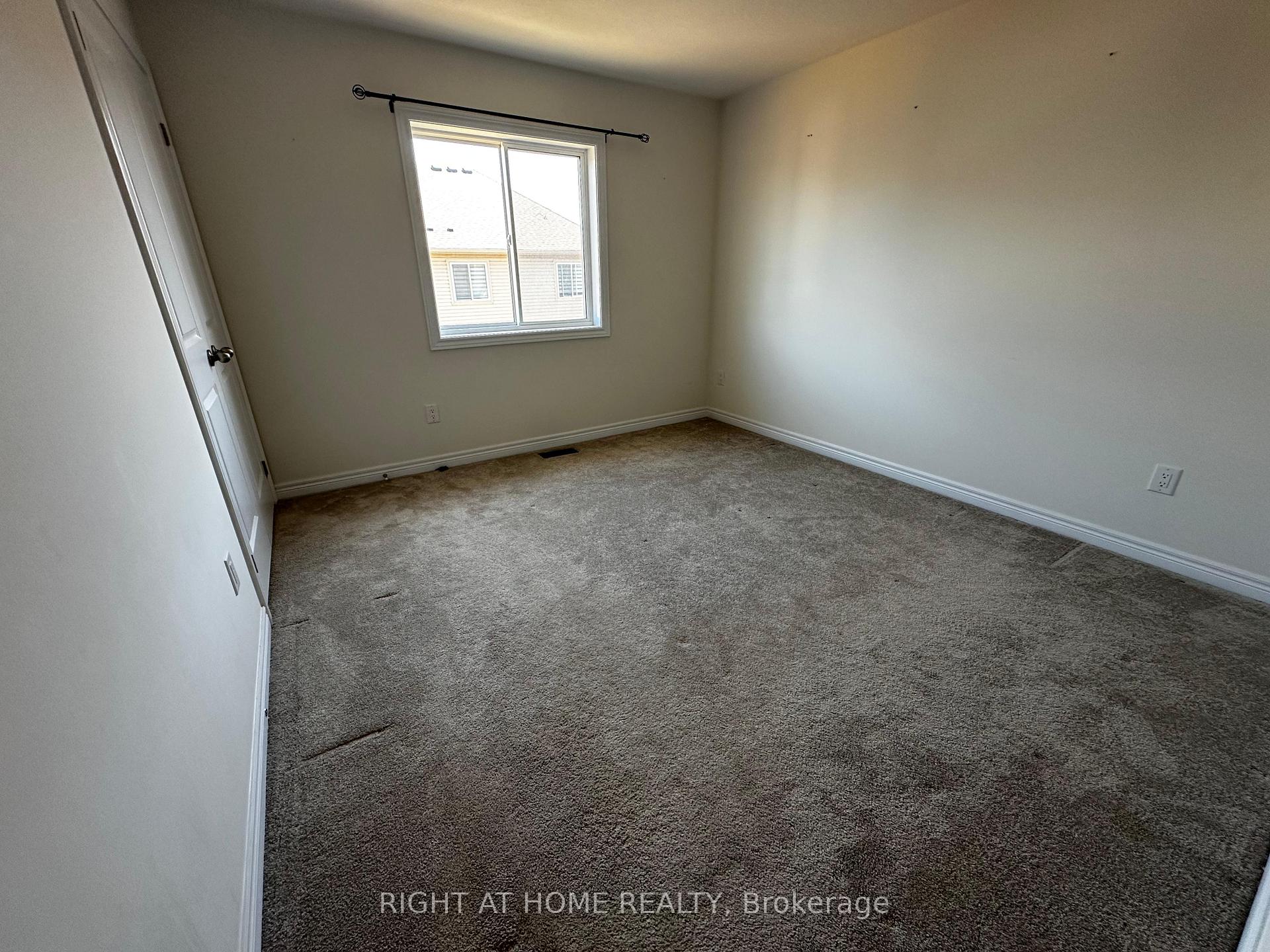 Photo 12 of 43 Sauvignon Crescent, Hamilton, Fruitland — HOMEH