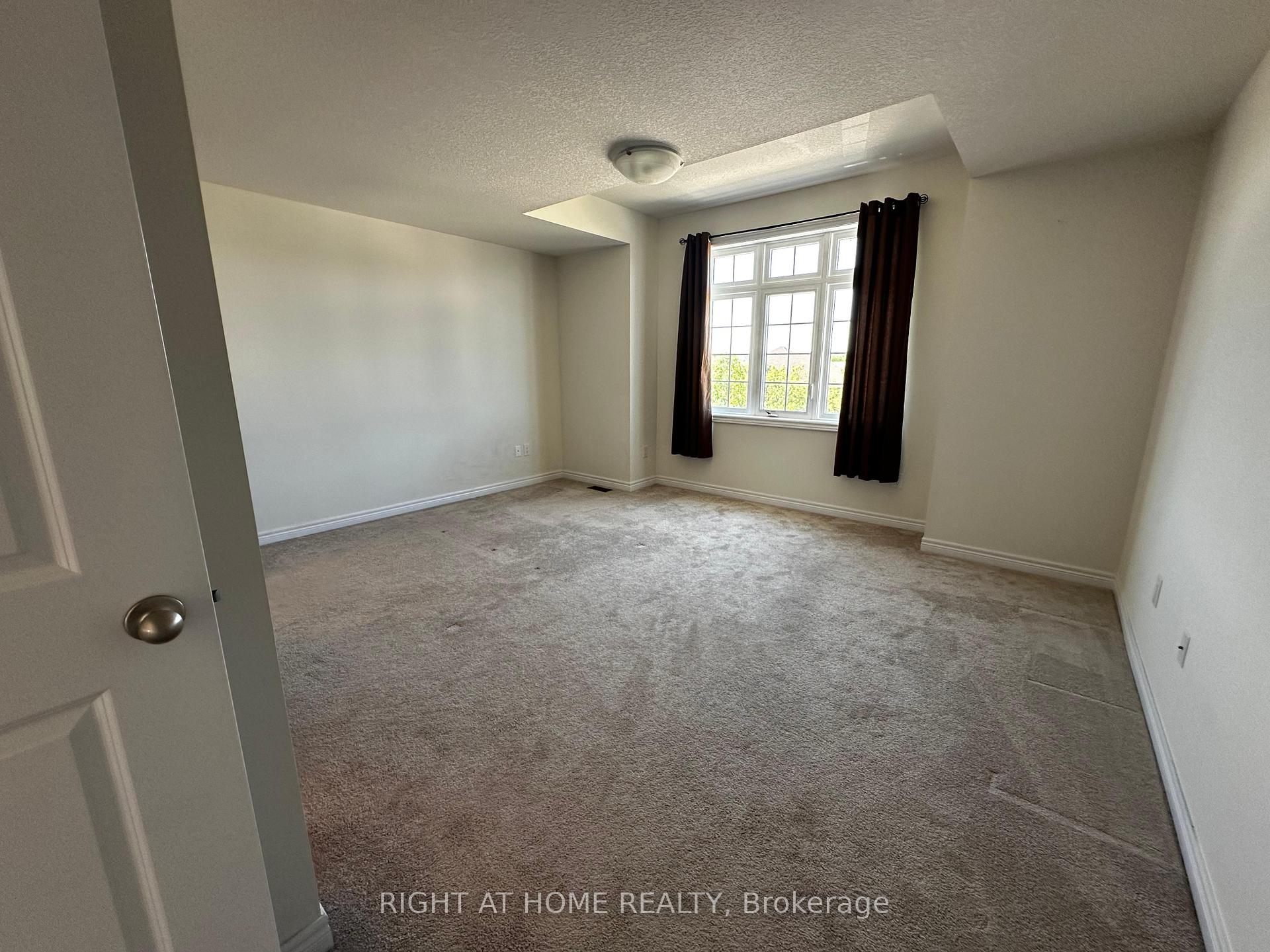 Photo 18 of 43 Sauvignon Crescent, Hamilton, Fruitland — HOMEH