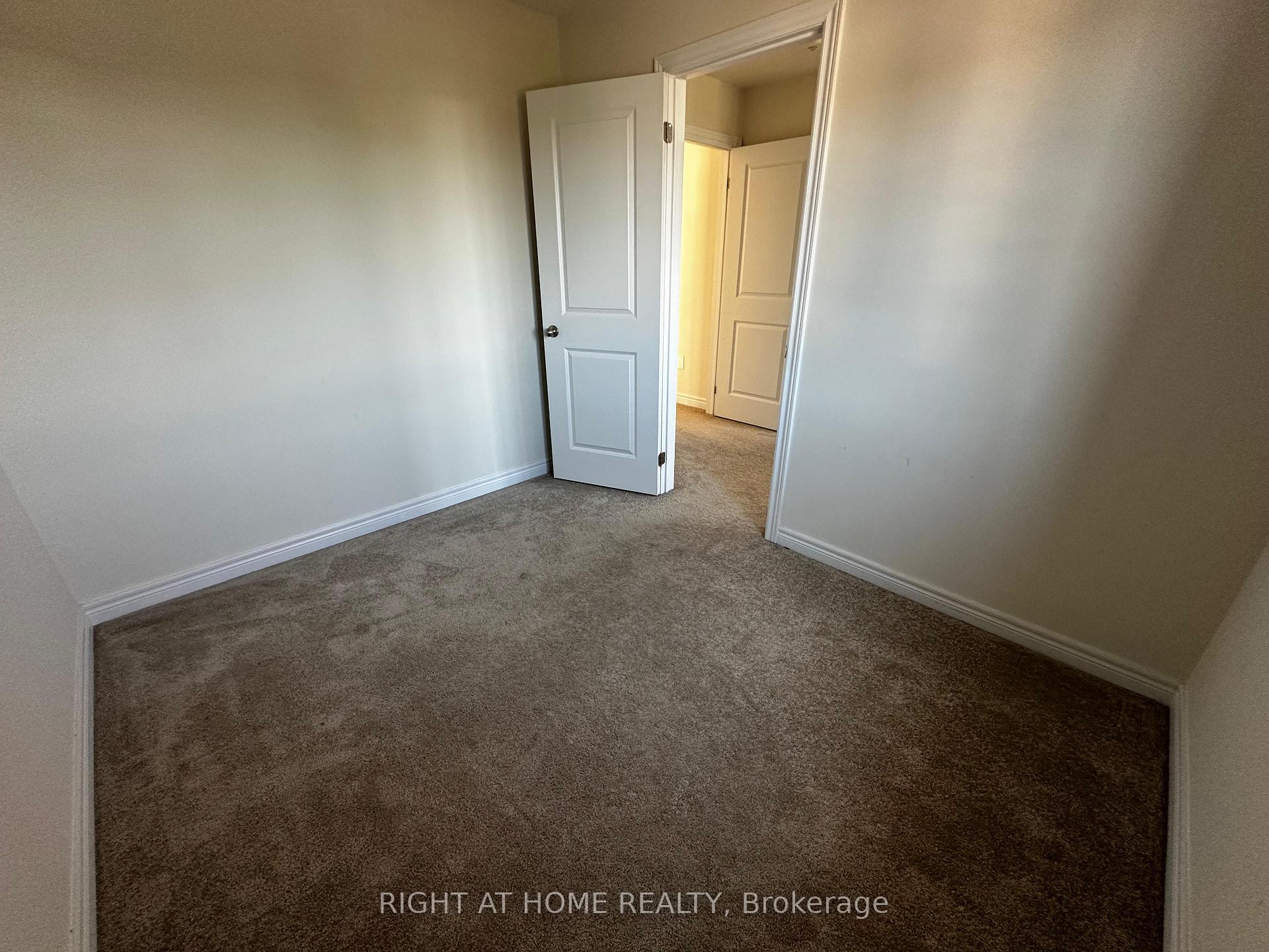 Photo 20 of 43 Sauvignon Crescent, Hamilton, Fruitland — HOMEH