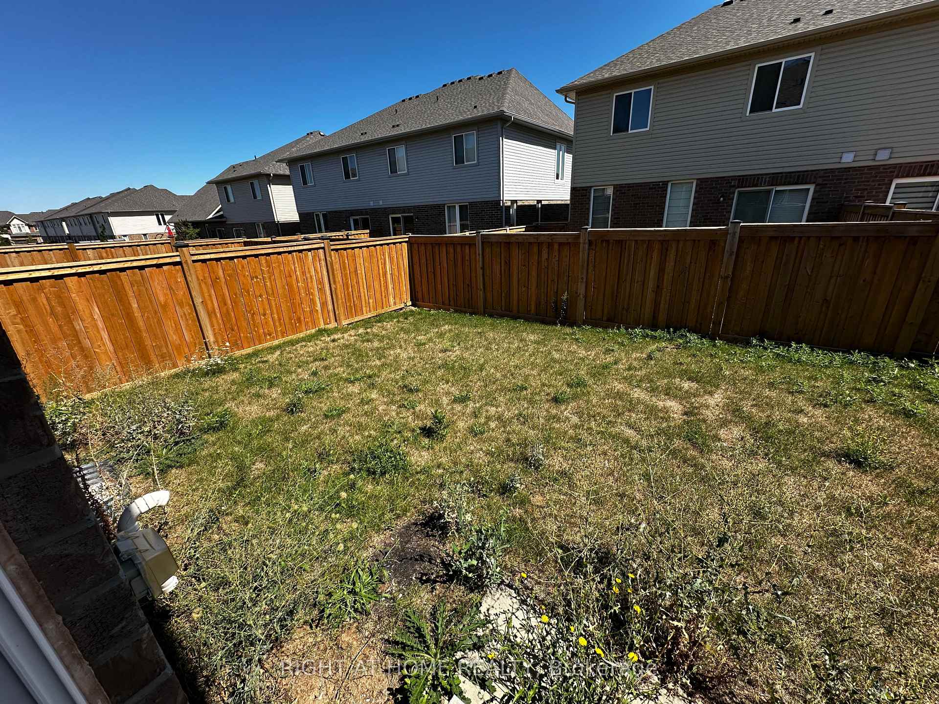 Photo 25 of 43 Sauvignon Crescent, Hamilton, Fruitland — HOMEH