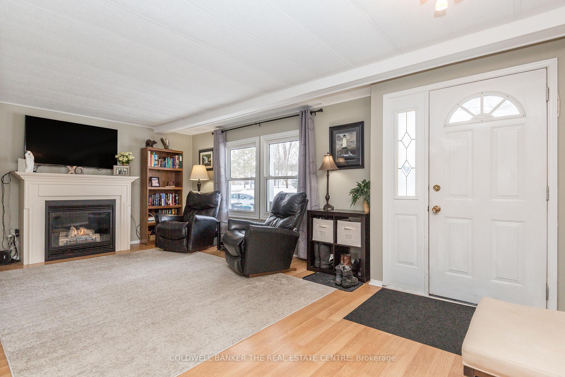 Photo 9 of 88 Linden Lane, Innisfil, Rural Innisfil — HOMEH