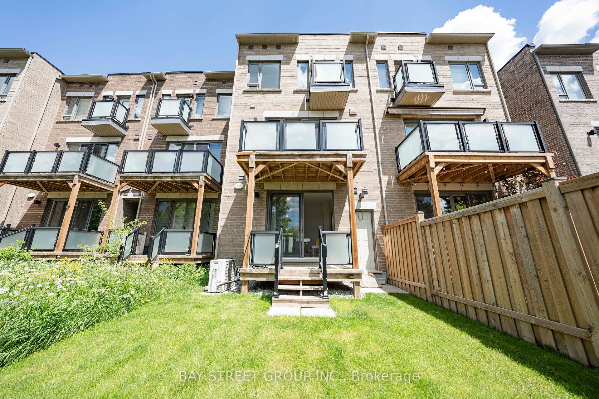 Photo 13 of 26 Harold Lawrie Lane, Markham, Aileen-Willowbrook — HOMEH