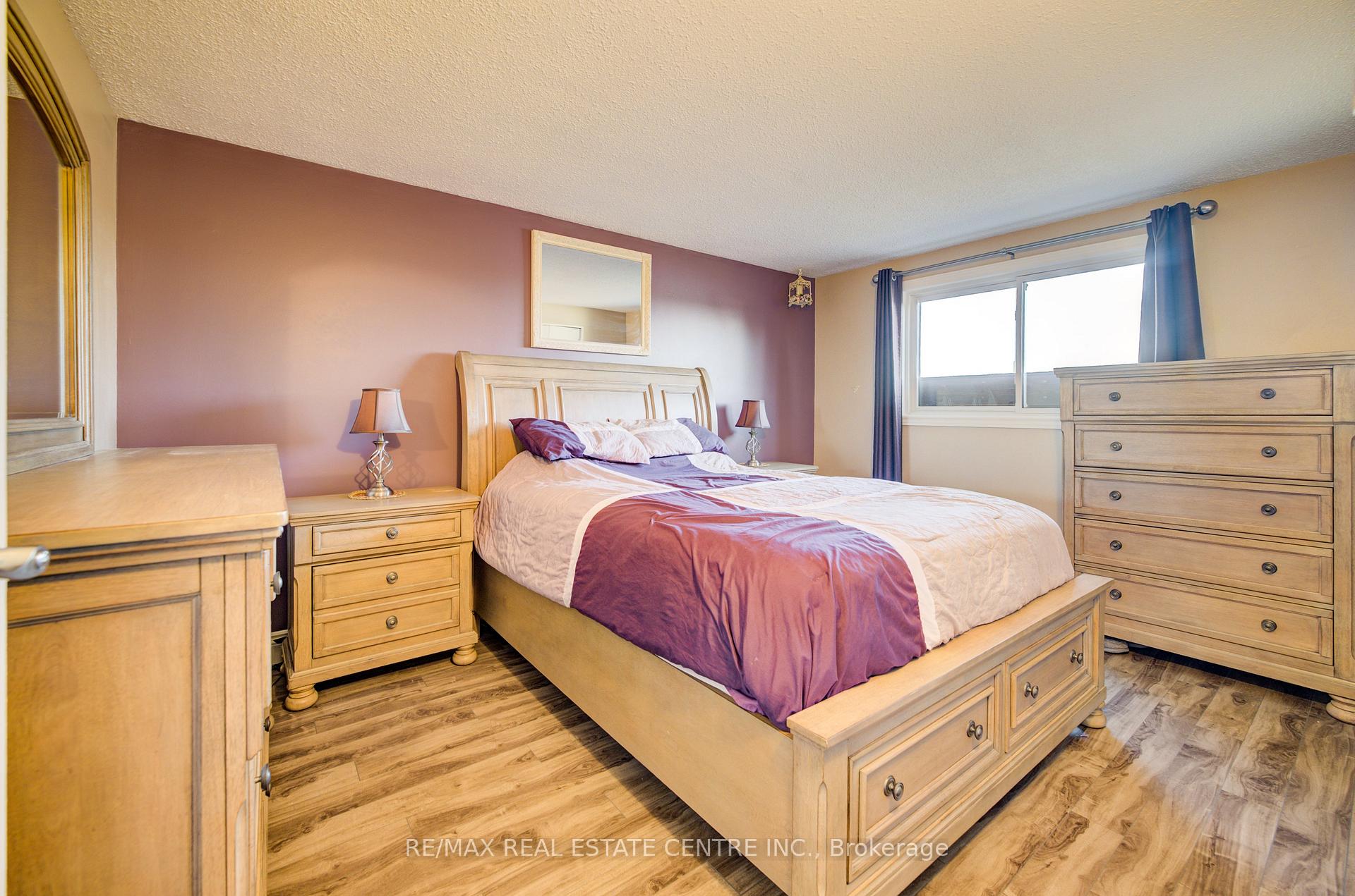 Photo 22 of 26 Cluthe Crescent E, Kitchener — HOMEH