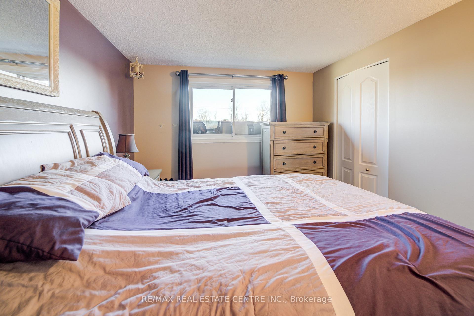 Photo 23 of 26 Cluthe Crescent E, Kitchener — HOMEH