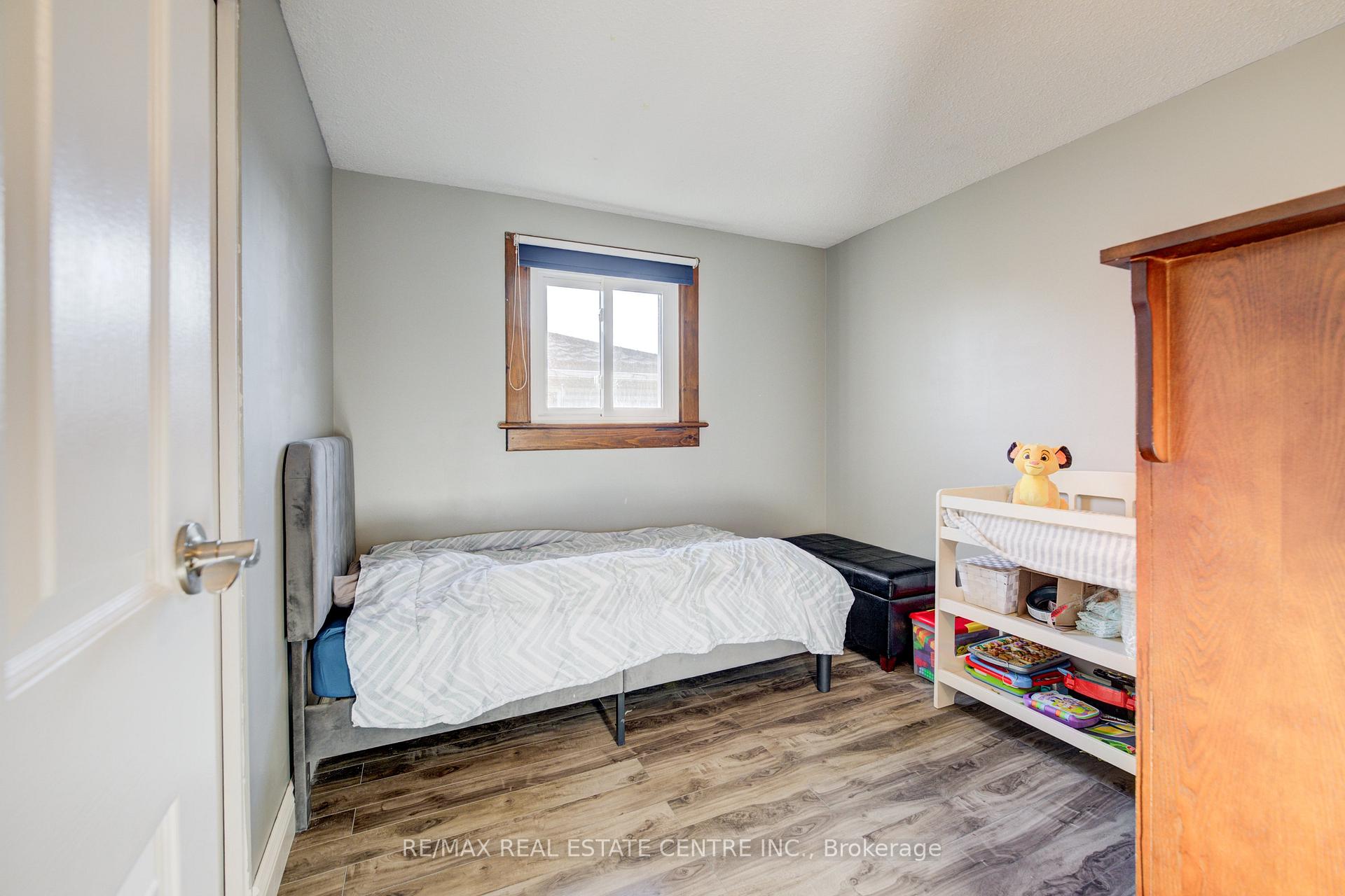 Photo 25 of 26 Cluthe Crescent E, Kitchener — HOMEH