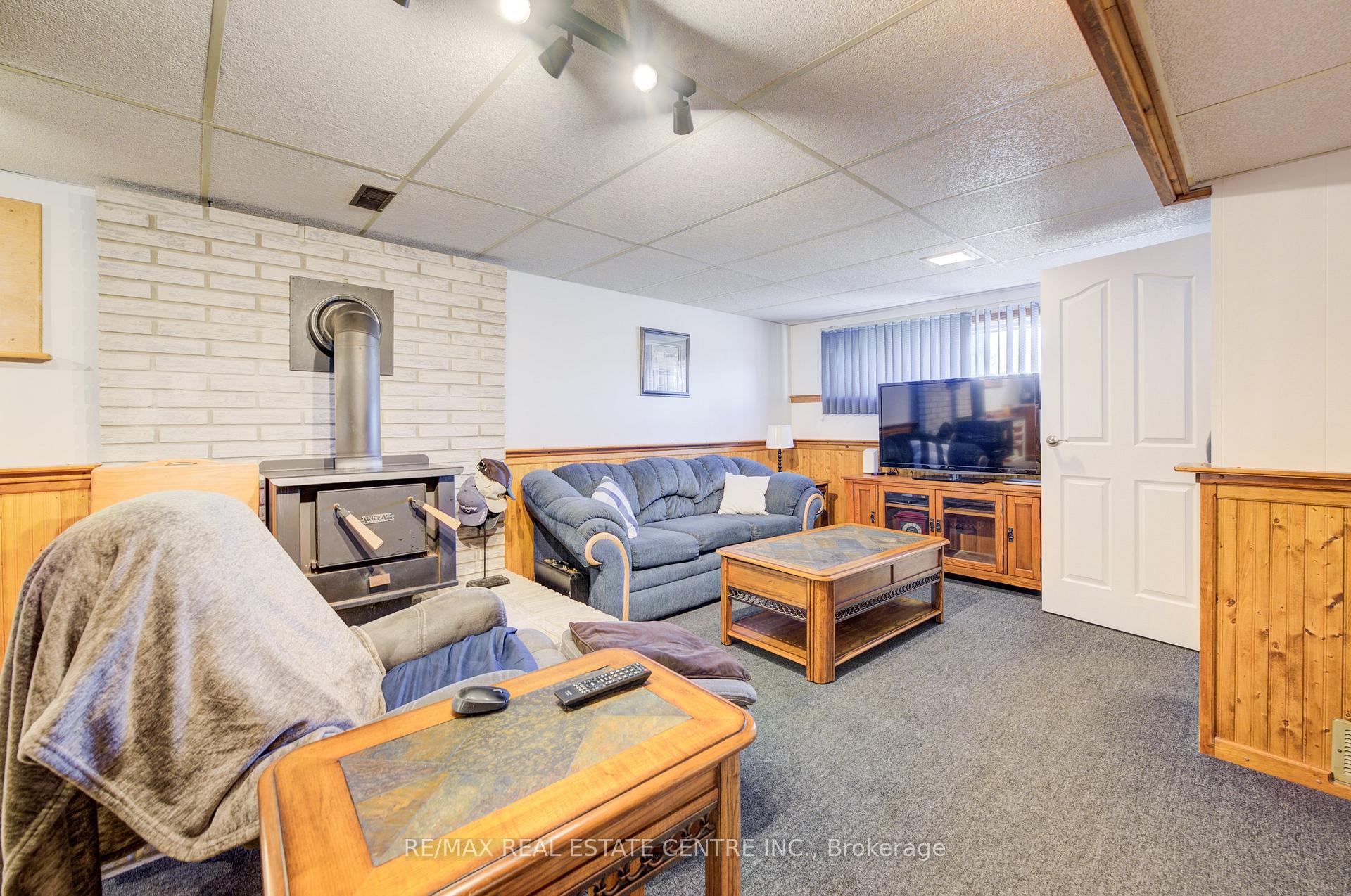 Photo 28 of 26 Cluthe Crescent E, Kitchener — HOMEH