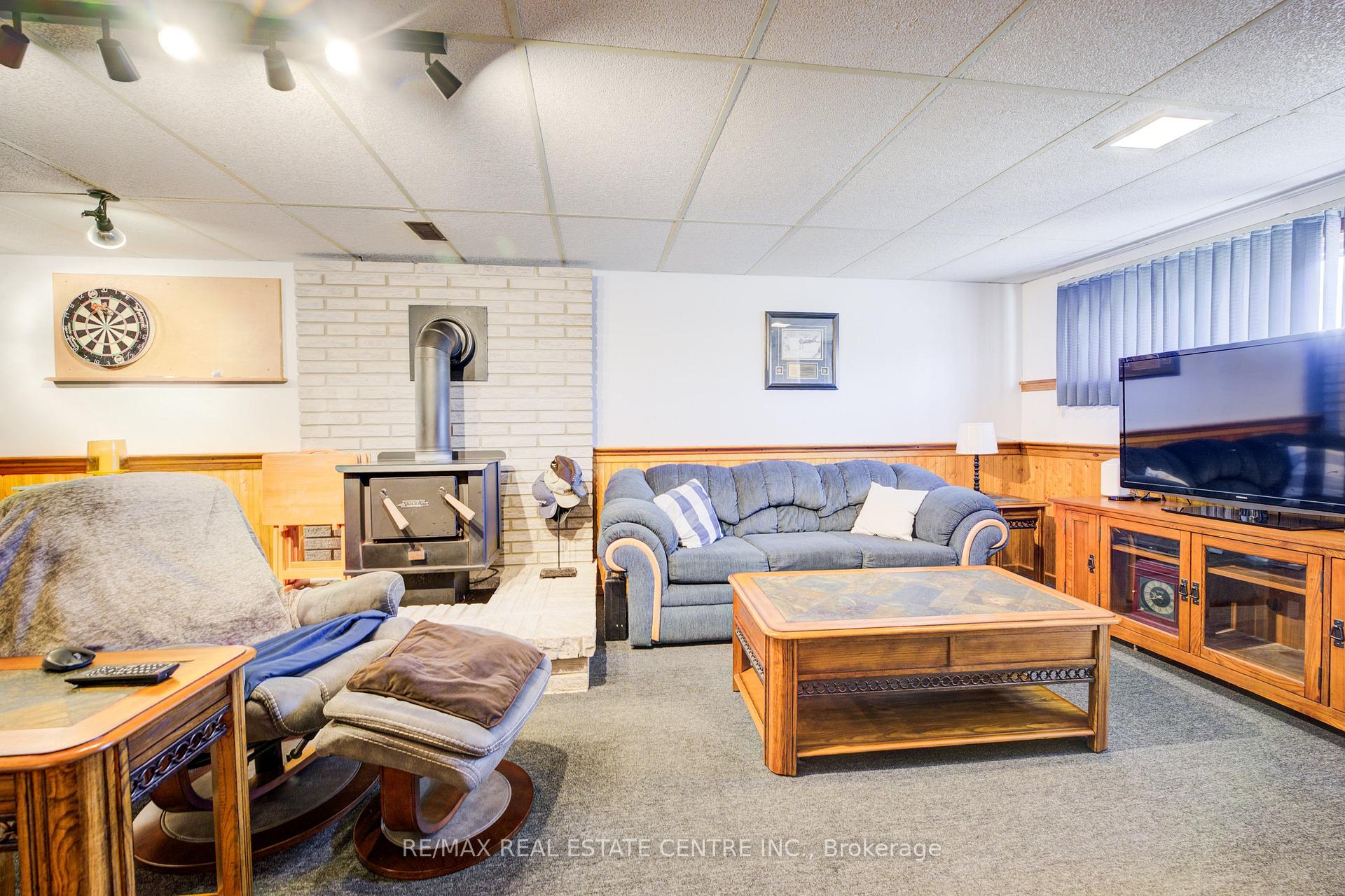 Photo 29 of 26 Cluthe Crescent E, Kitchener — HOMEH