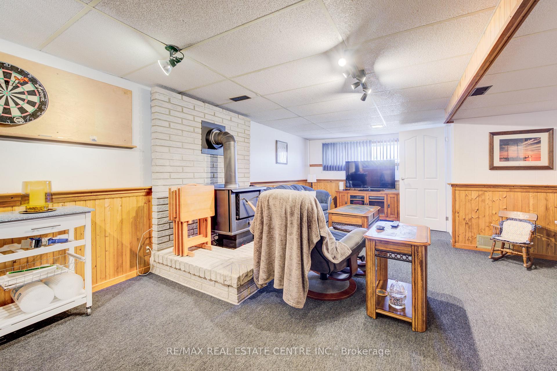 Photo 32 of 26 Cluthe Crescent E, Kitchener — HOMEH