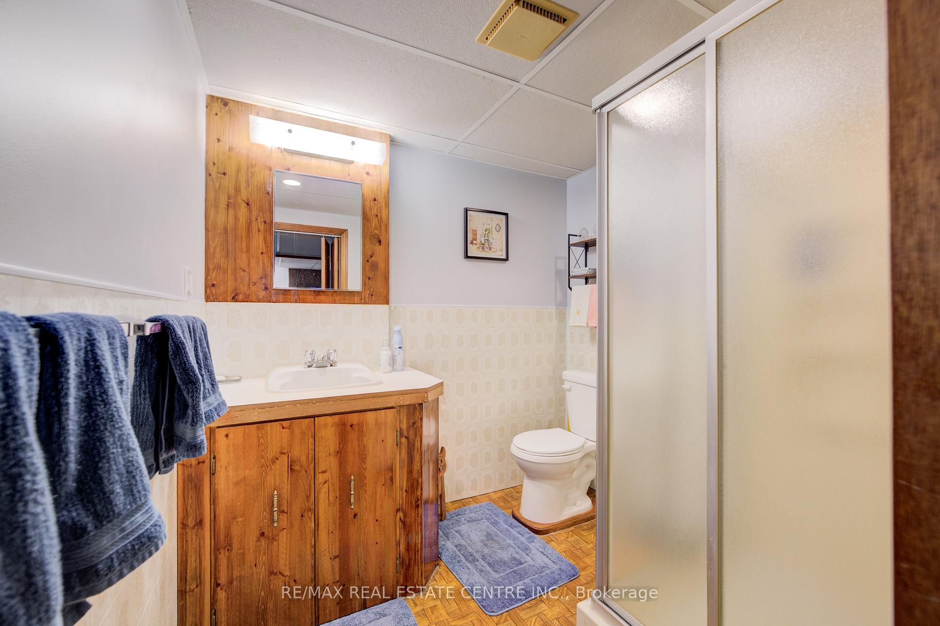 Photo 35 of 26 Cluthe Crescent E, Kitchener — HOMEH
