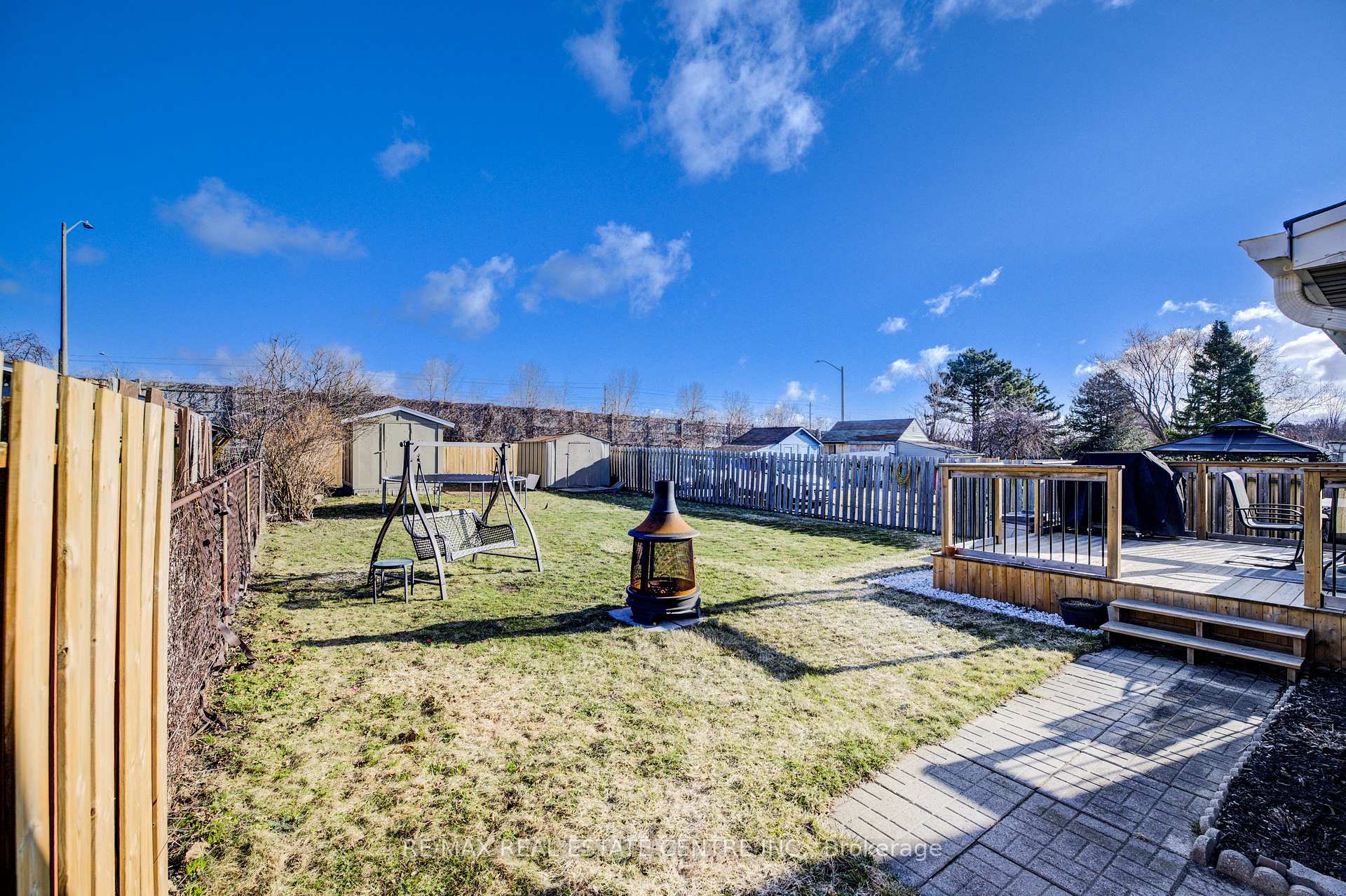 Photo 38 of 26 Cluthe Crescent E, Kitchener — HOMEH