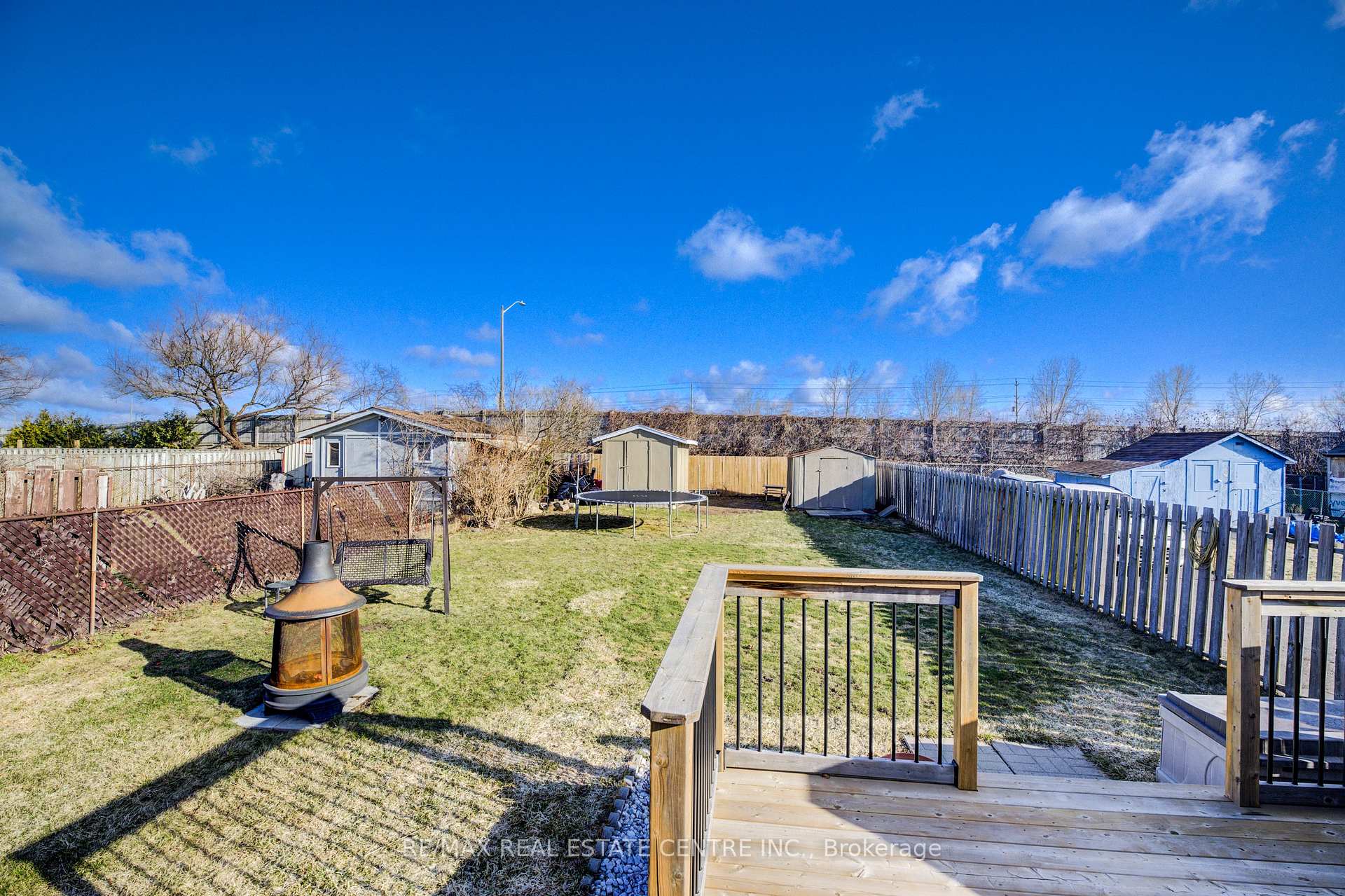 Photo 42 of 26 Cluthe Crescent E, Kitchener — HOMEH