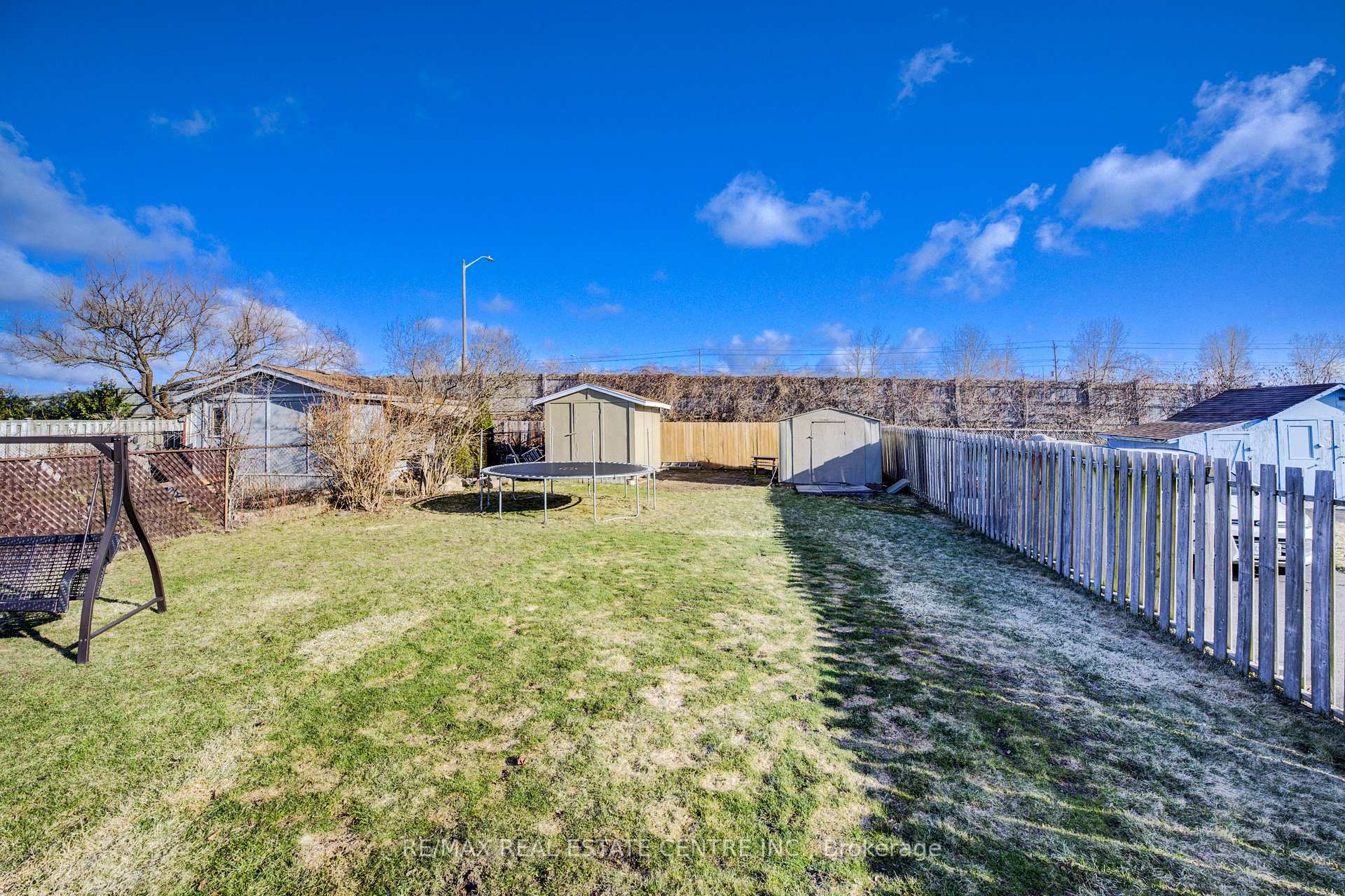 Photo 43 of 26 Cluthe Crescent E, Kitchener — HOMEH