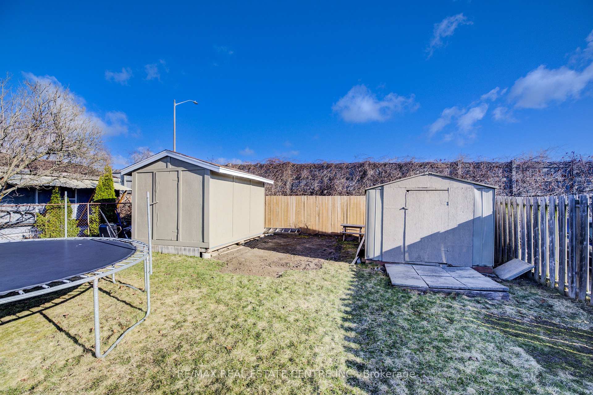 Photo 44 of 26 Cluthe Crescent E, Kitchener — HOMEH