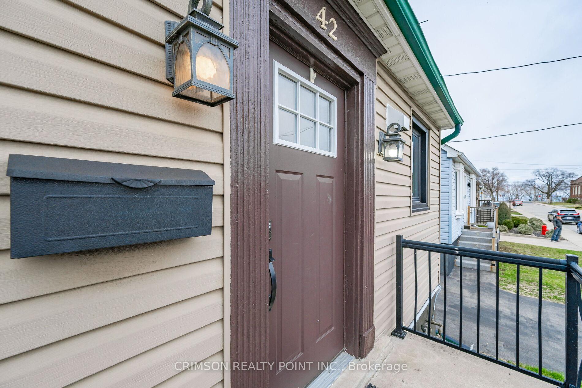 Photo 3 of 42 East 11th Street, Hamilton, Inch Park — HOMEH
