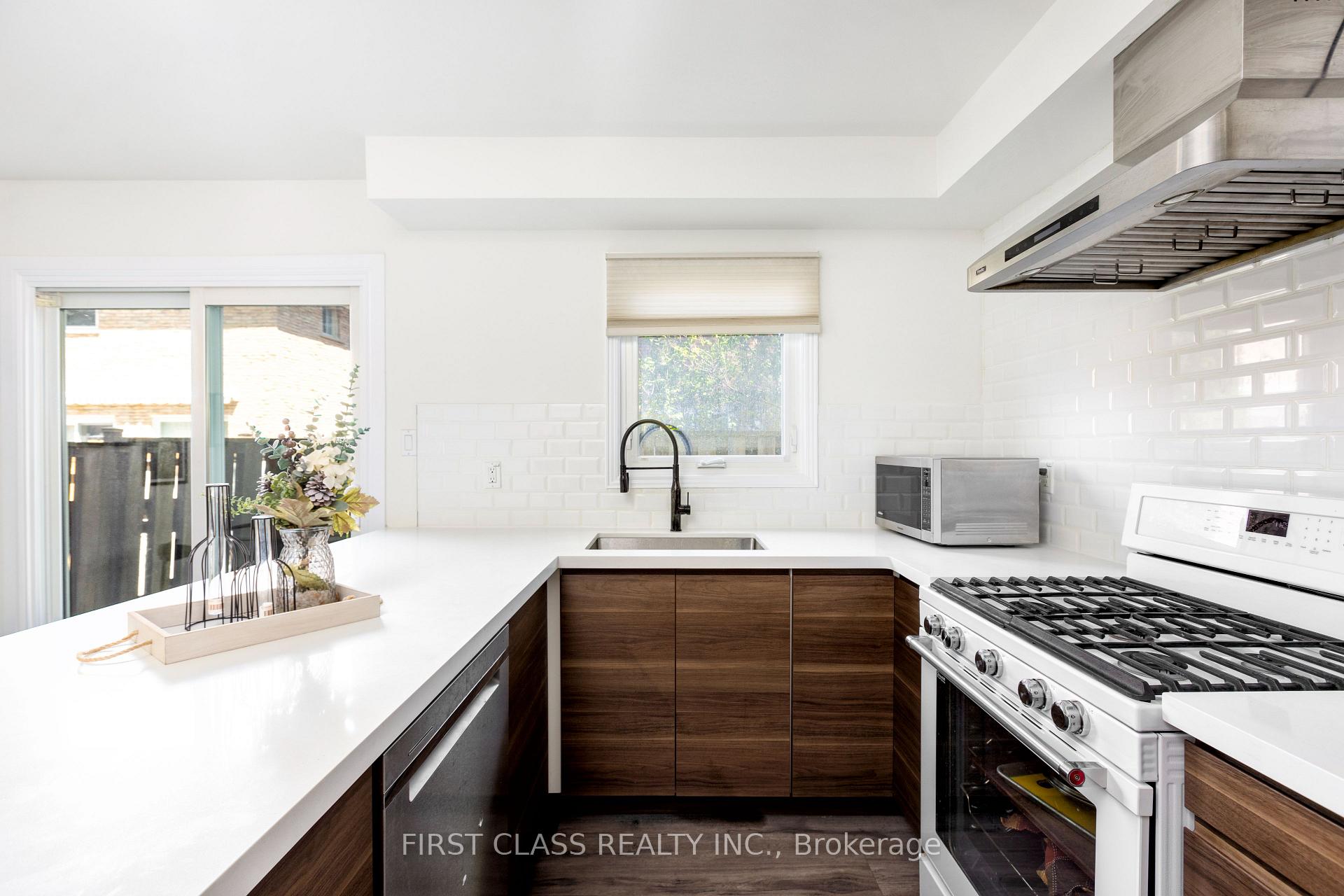Photo 10 of 5 Radford Crescent, Markham, Sherwood-Amberglen — HOMEH