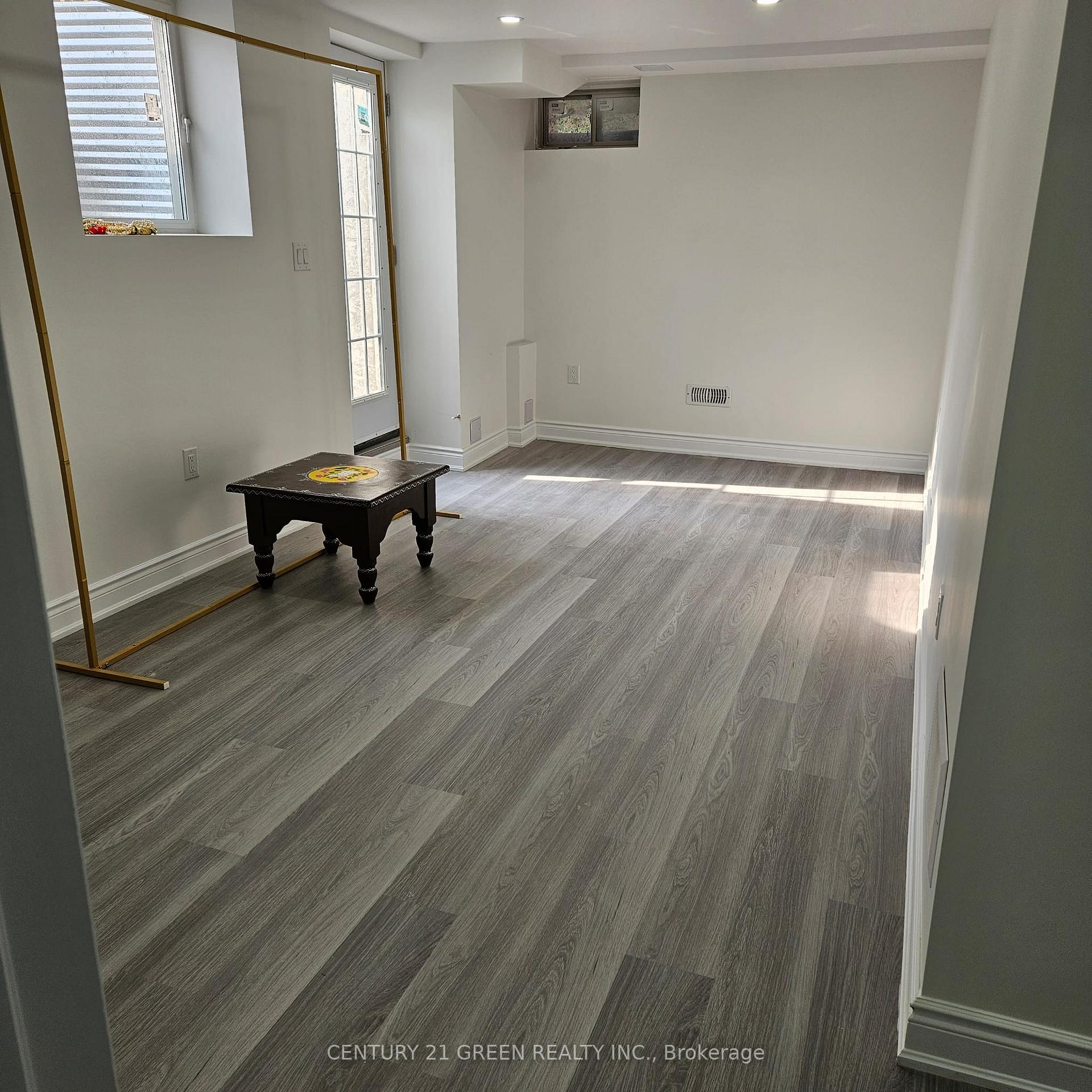 Photo 4 of Unit Bsmt, 52 Queen Mary Boulevard, Hamilton, Stoney Creek Mountain — HOMEH