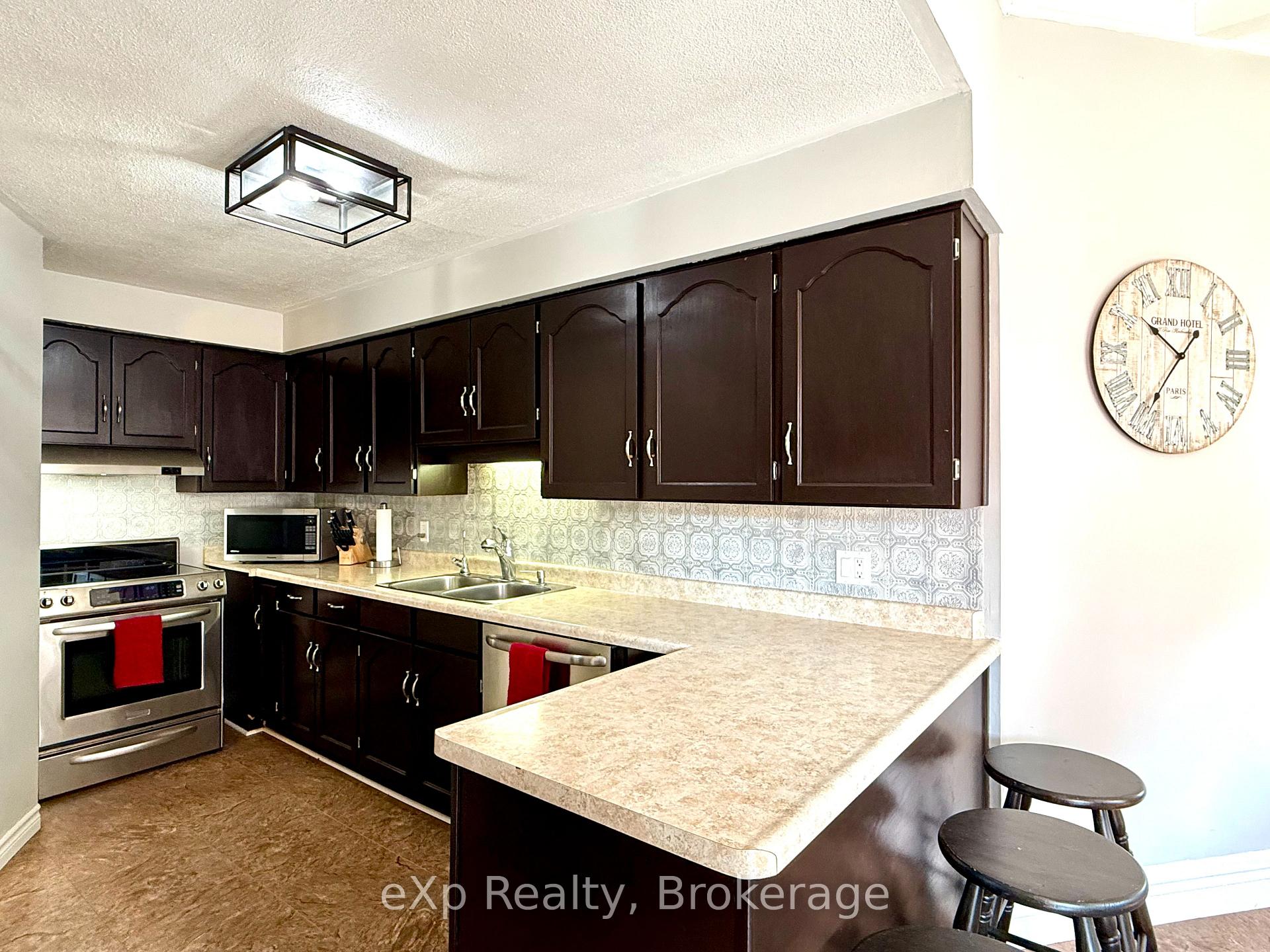 Photo 11 of 240 Inkerman St, Minto — HOMEH